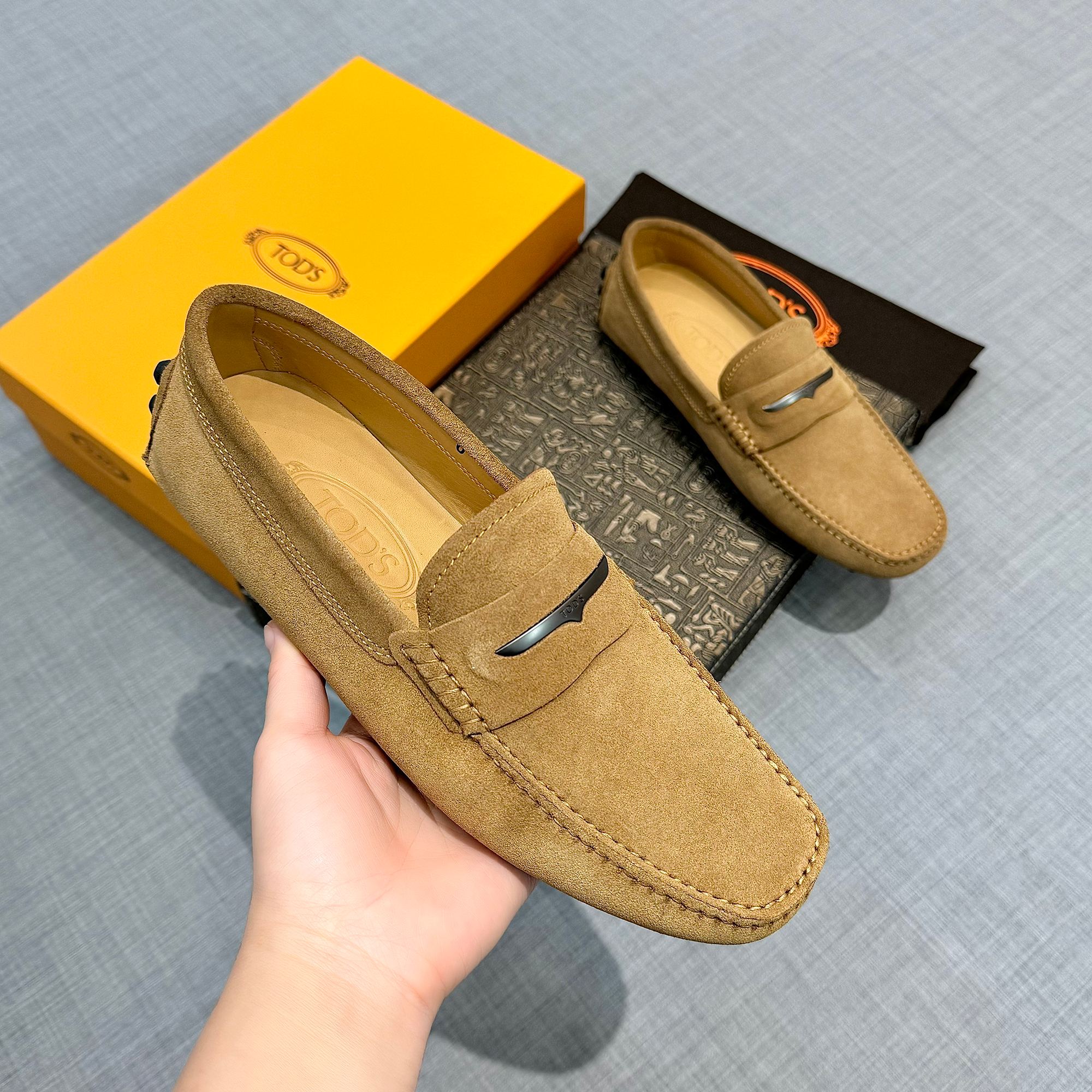 Precio de fábrica: [Tods] zapatos de soja para hombre Sincronización de mostrador nueva calidad de g