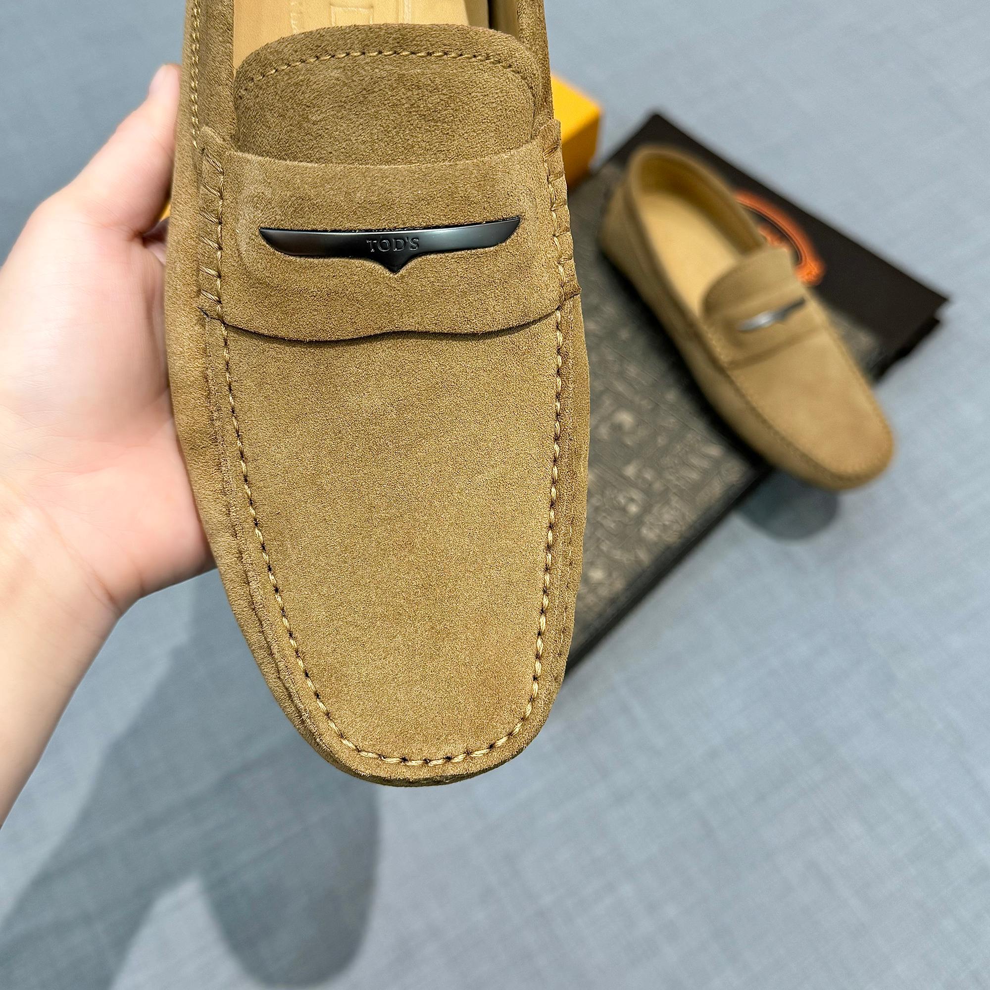 Precio de fábrica: [Tods] zapatos de soja para hombre Sincronización de mostrador nueva calidad de g