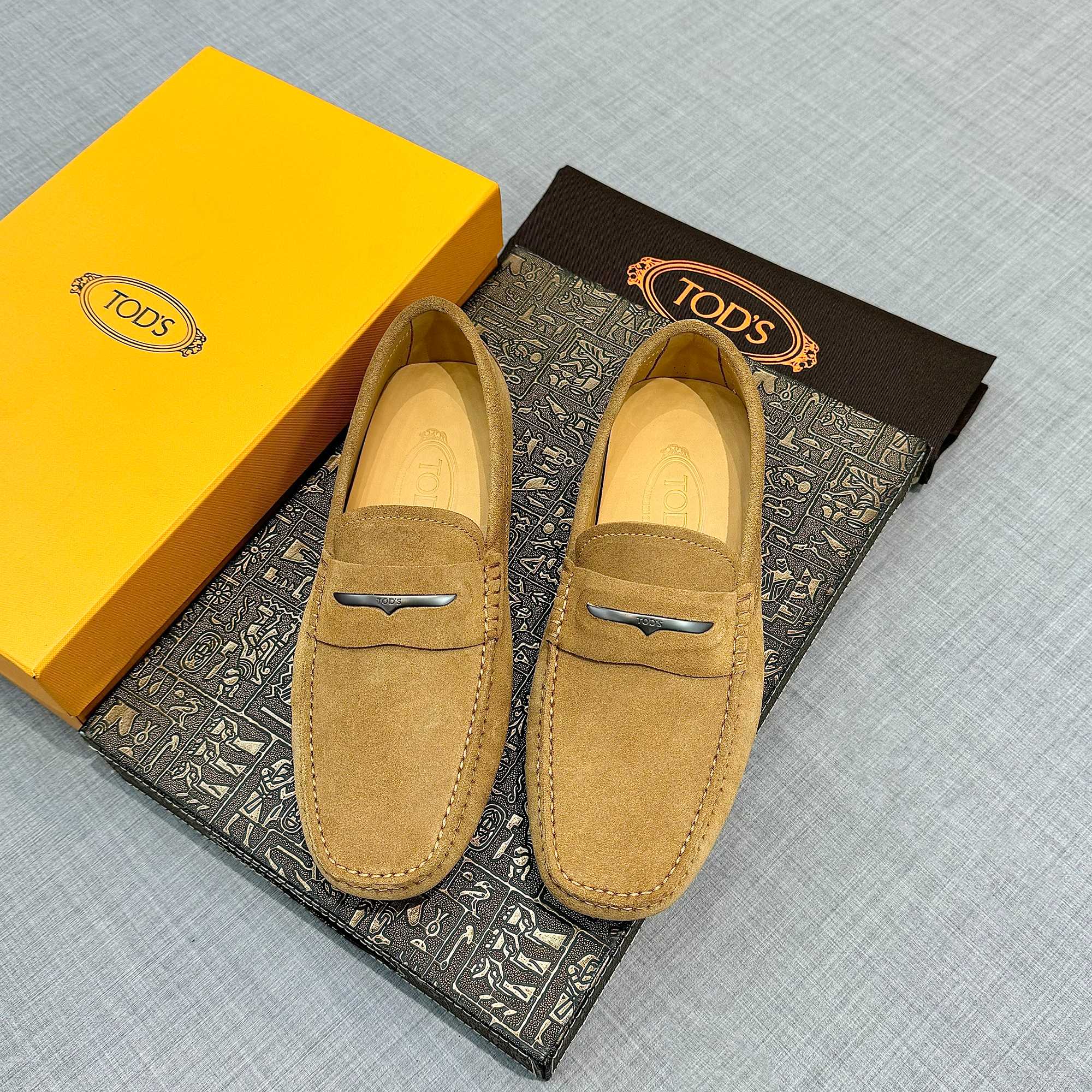 Precio de fábrica: [Tods] zapatos de soja para hombre Sincronización de mostrador nueva calidad de g