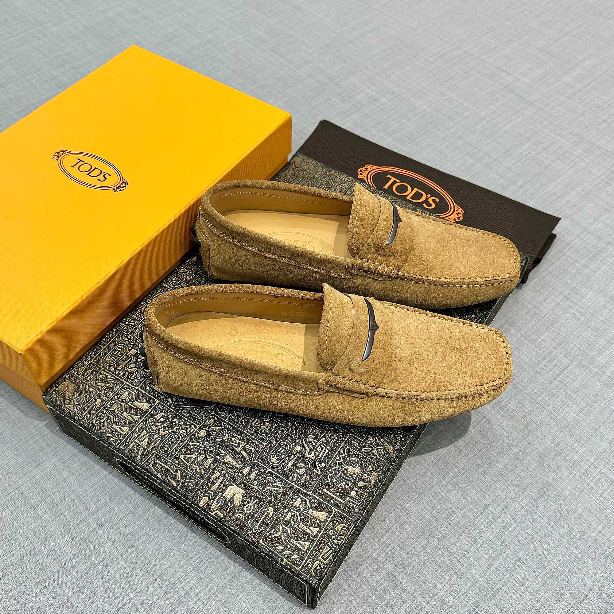 Precio de fábrica: [Tods] zapatos de soja para hombre Sincronización de mostrador nueva calidad de g