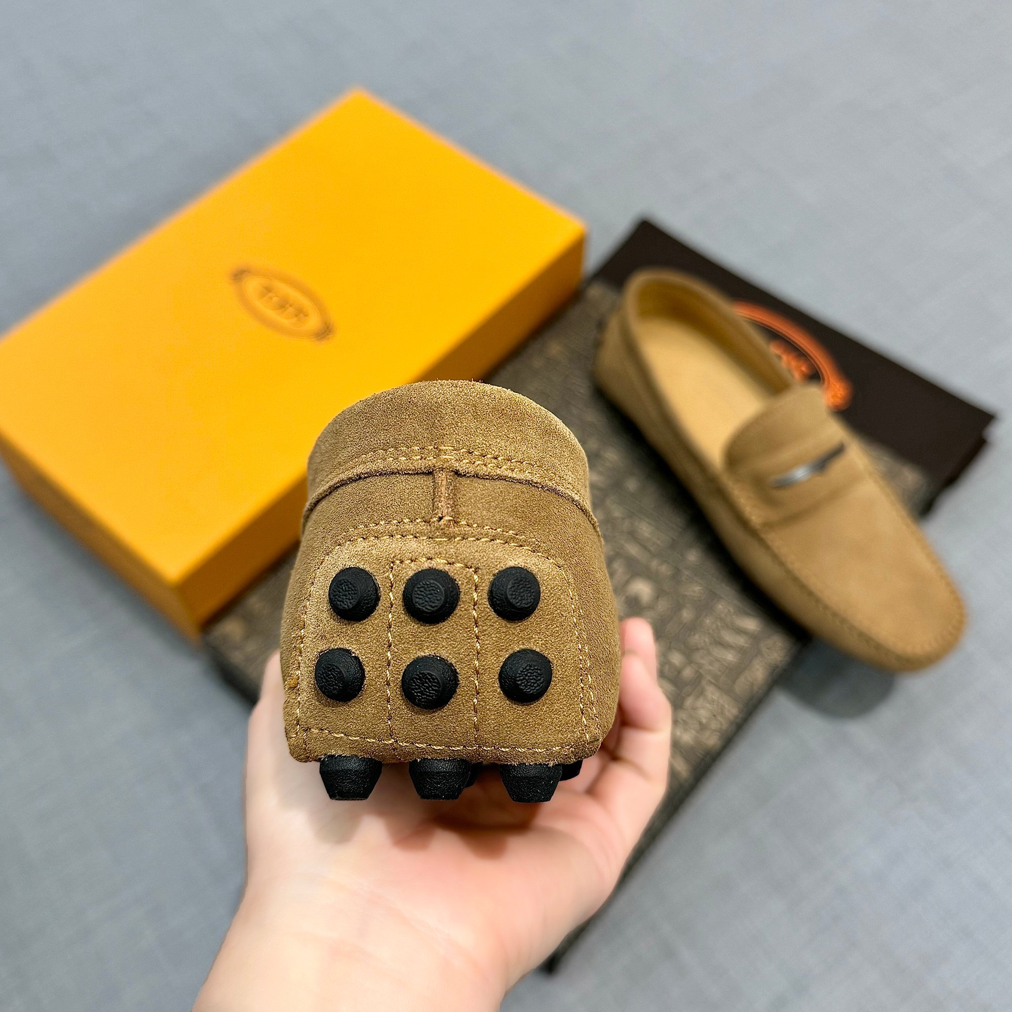 Precio de fábrica: [Tods] zapatos de soja para hombre Sincronización de mostrador nueva calidad de g