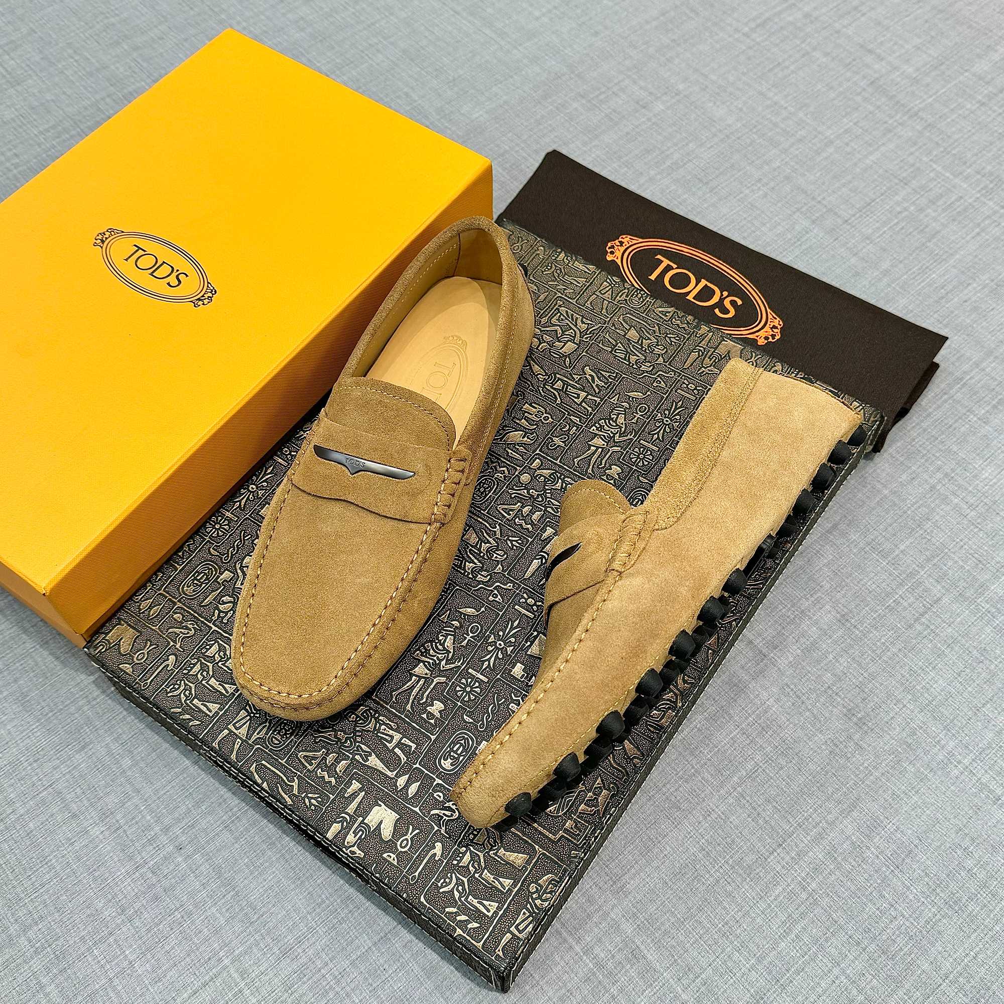 Precio de fábrica: [Tods] zapatos de soja para hombre Sincronización de mostrador nueva calidad de g
