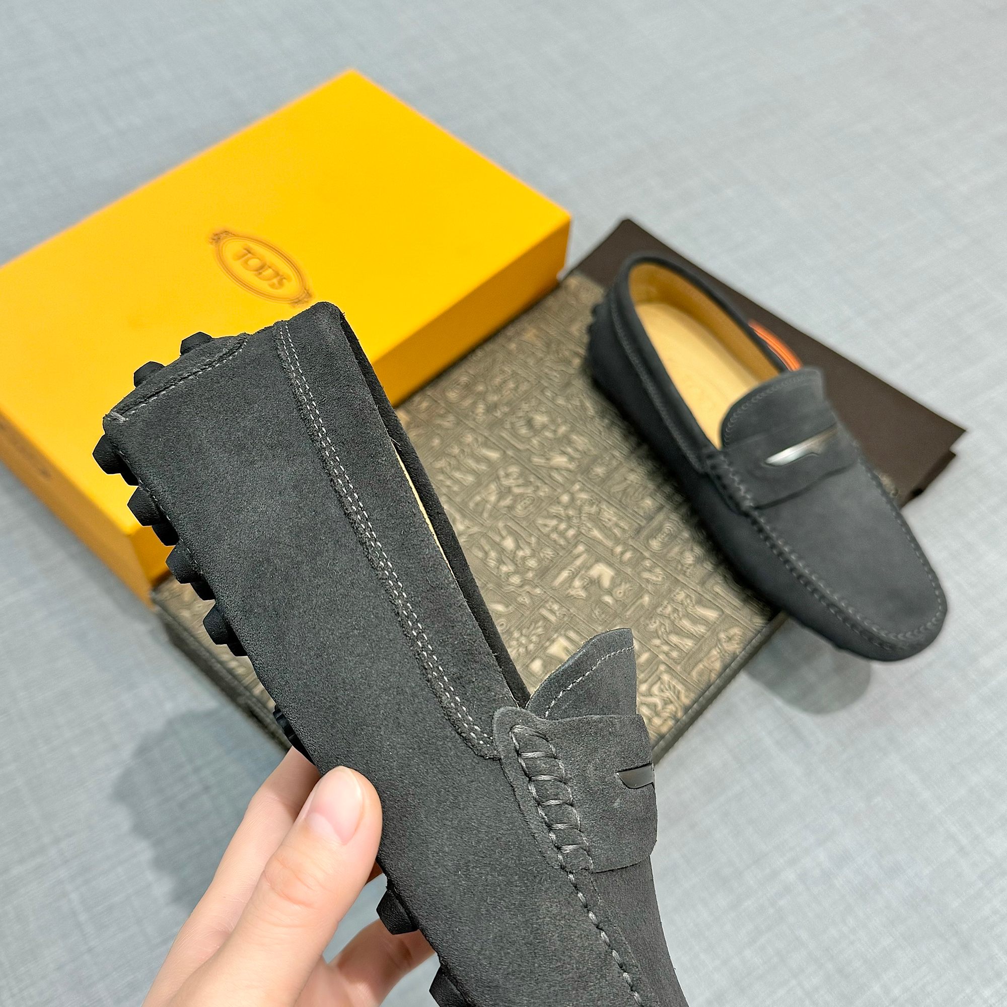 Precio de fábrica: [Tods] zapatos de soja de los hombres Contra sincronización nueva calidad de gama