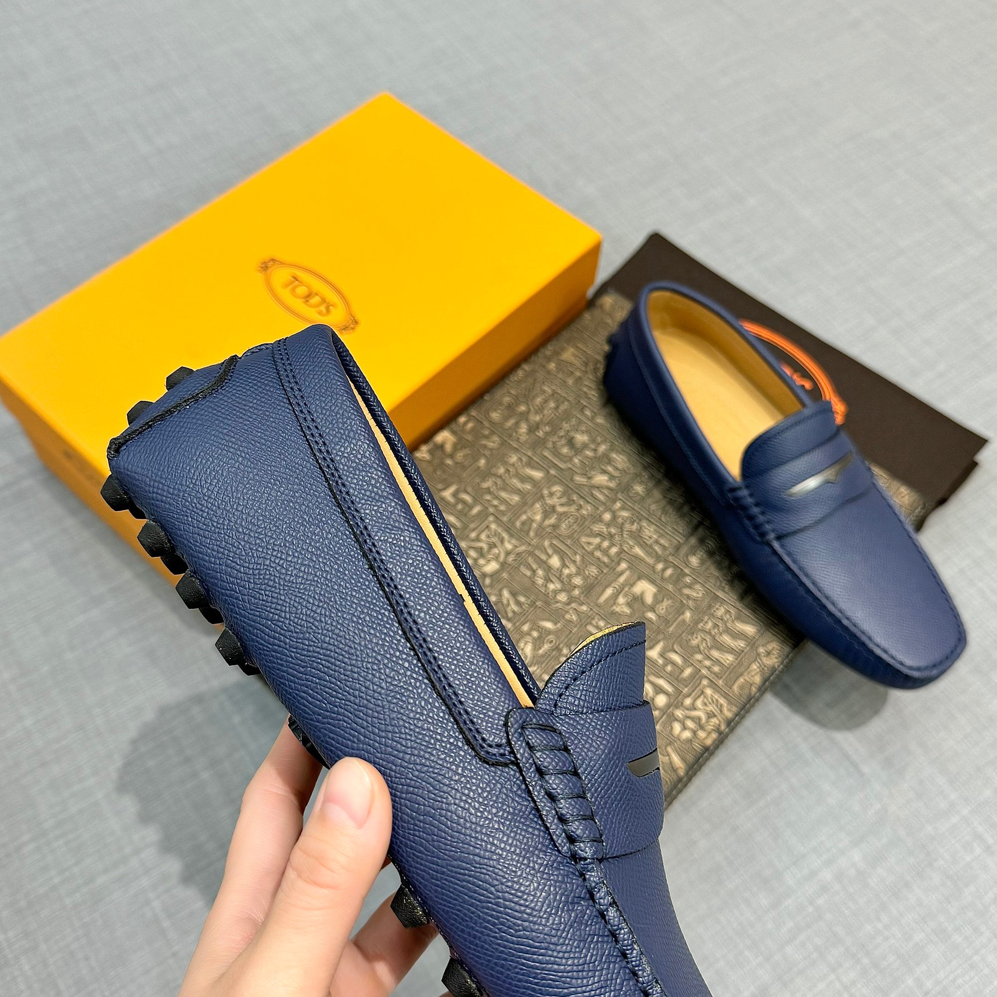 Precio de fábrica: [Tods] zapatos de los hombres de soja Contador sincronización nuevo de gama alta 