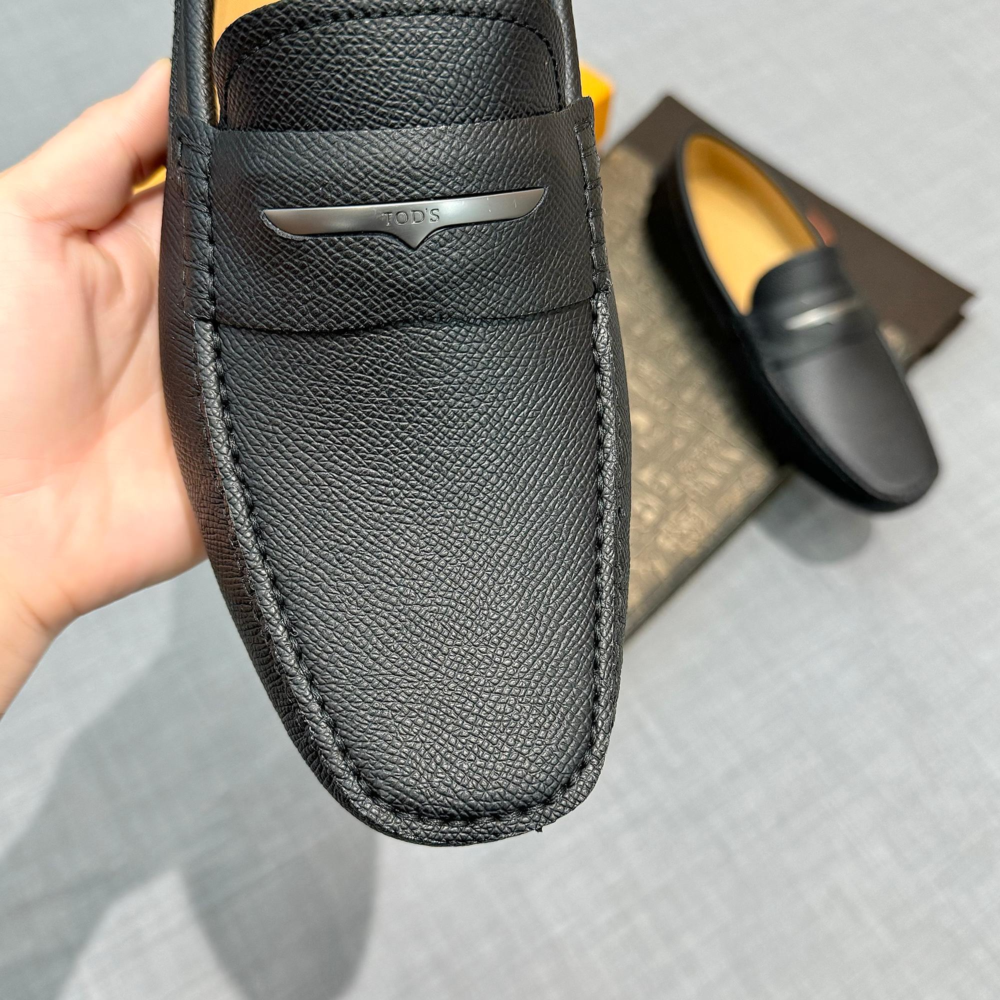 Precio de fábrica: [Tods] Men's Soya Shoes Counter synchronised new Forro de piel de vacuno flor de 