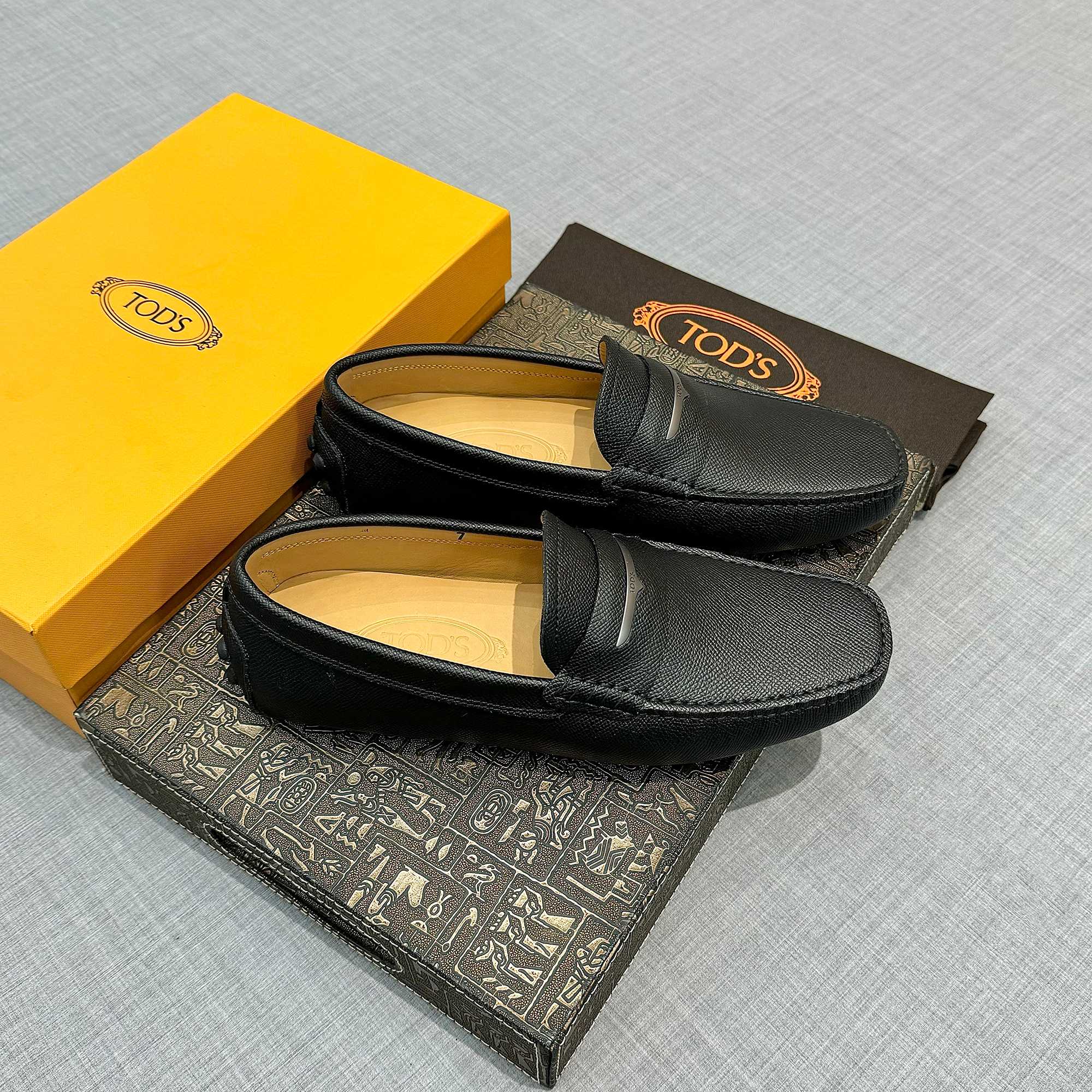 Precio de fábrica: [Tods] Men's Soya Shoes Counter synchronised new Forro de piel de vacuno flor de 
