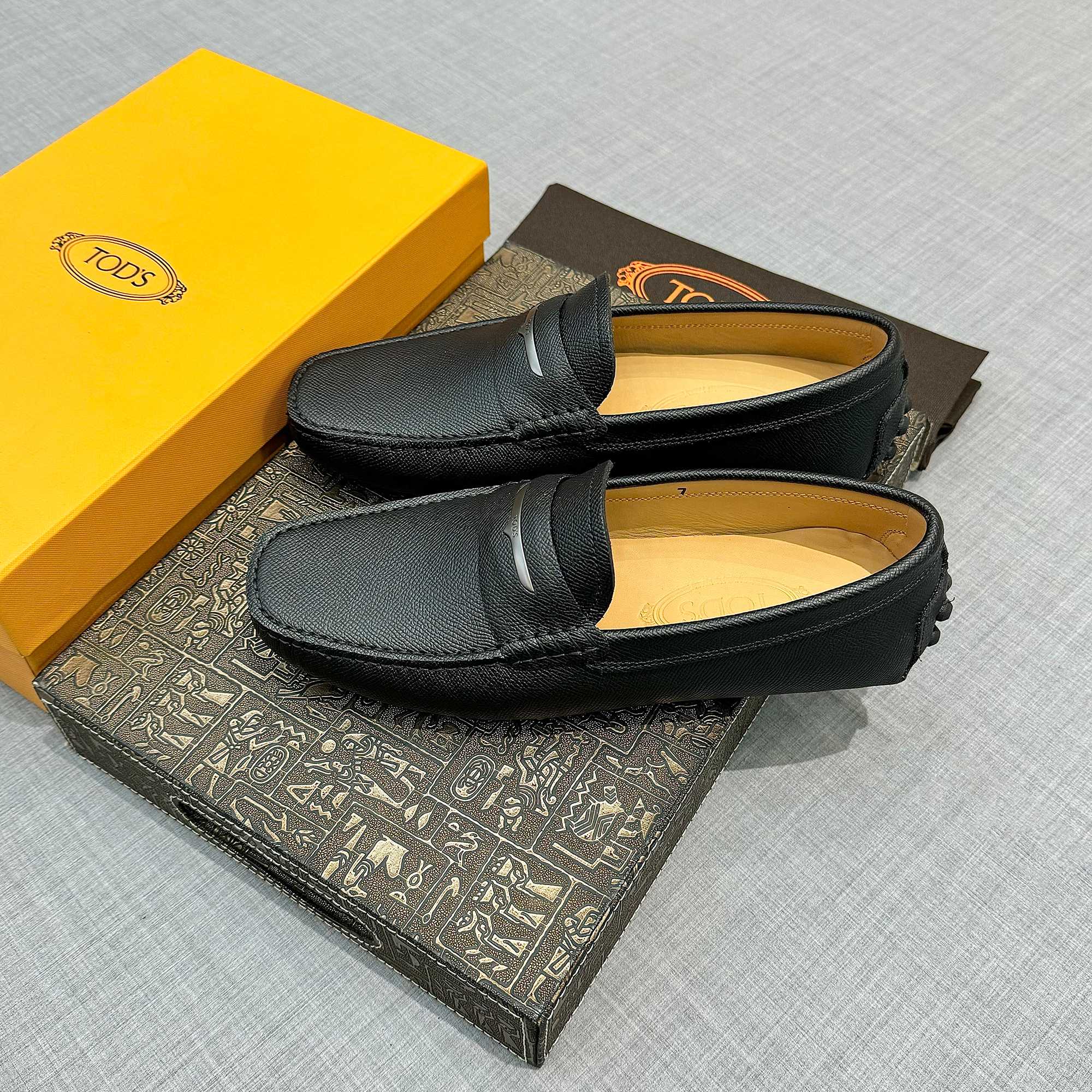 Precio de fábrica: [Tods] Men's Soya Shoes Counter synchronised new Forro de piel de vacuno flor de 