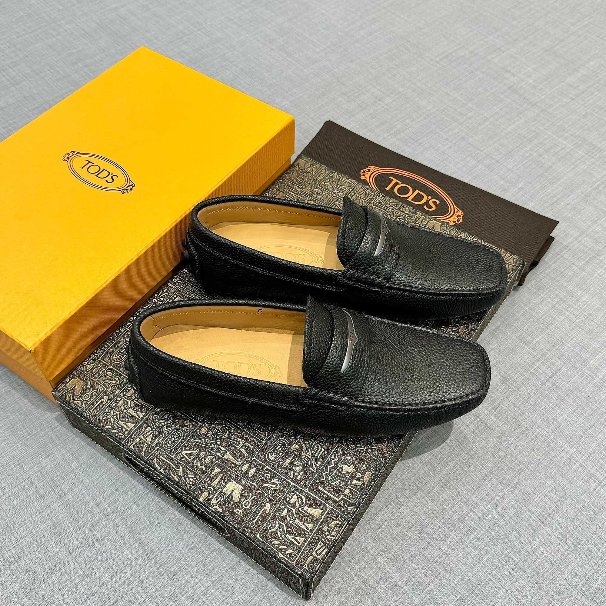 Precio de fábrica: [Tods] zapatos de hombre de soja Sincronización de contador nueva calidad de gama