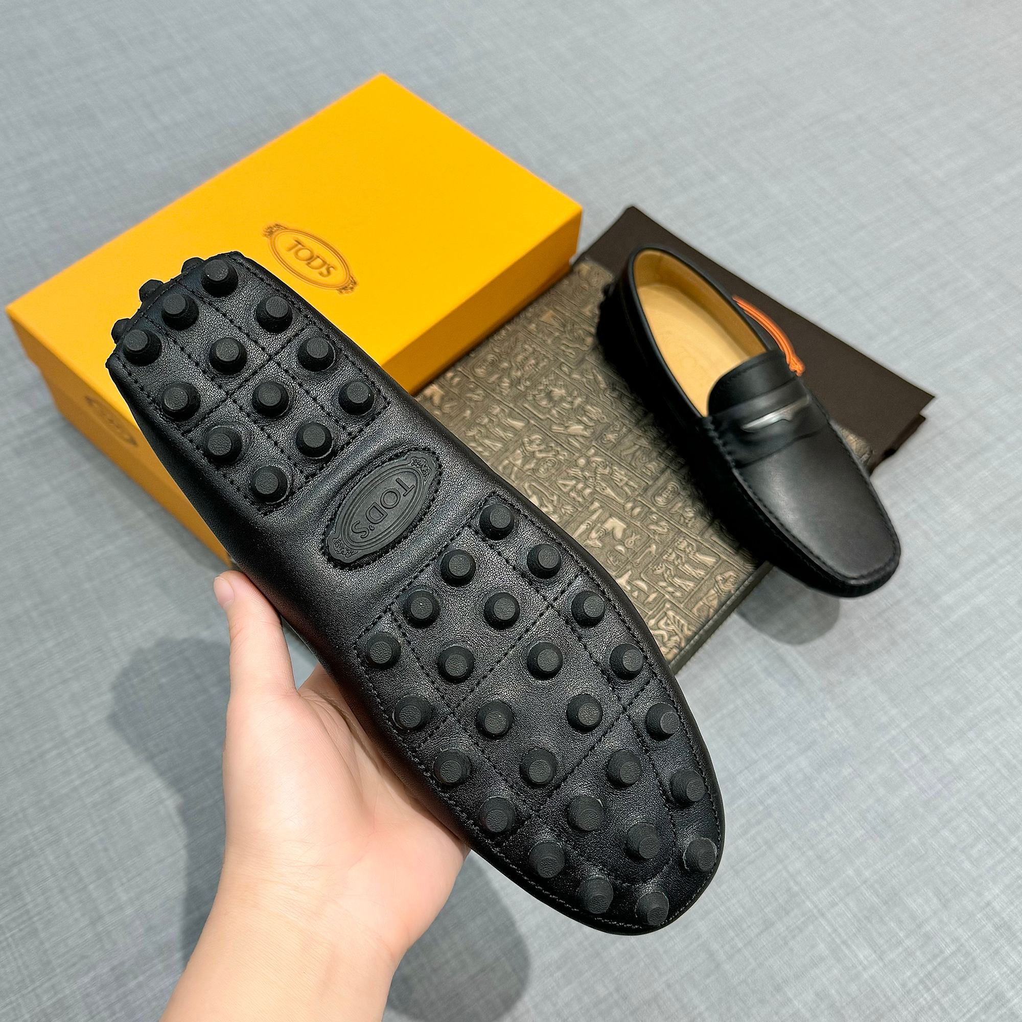 Precio de fábrica: [Tods] zapatos de hombre de soja Sincronización de contador nueva calidad de gama