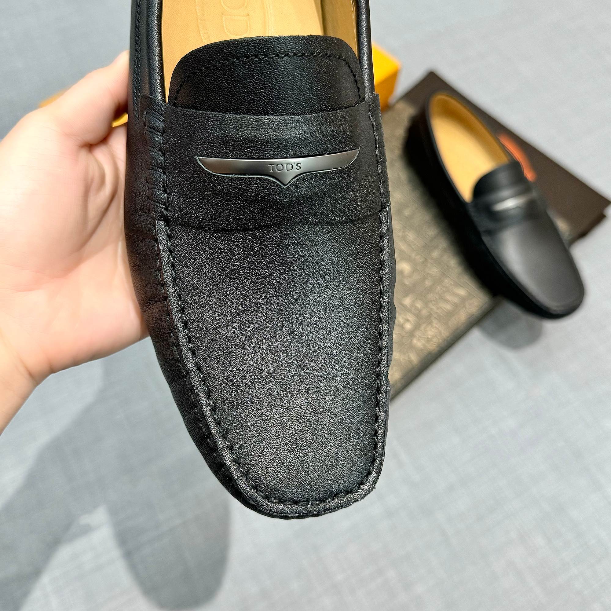 Precio de fábrica: [Tods] zapatos de hombre de soja Sincronización de contador nueva calidad de gama
