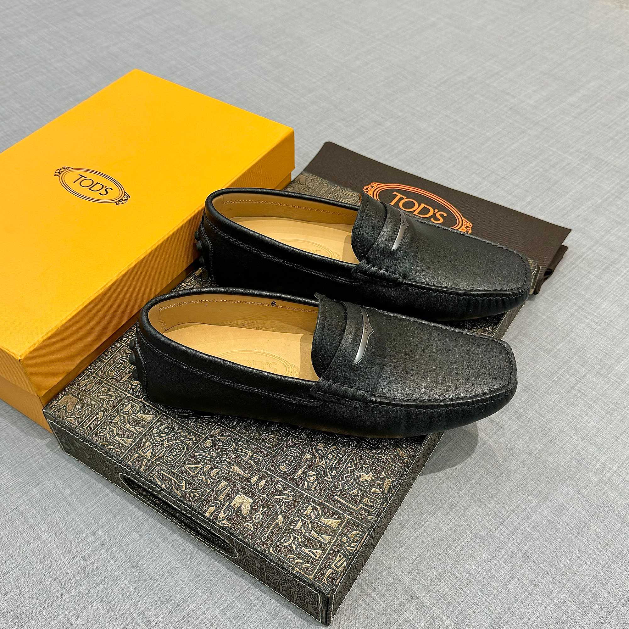 Precio de fábrica: [Tods] zapatos de hombre de soja Sincronización de contador nueva calidad de gama