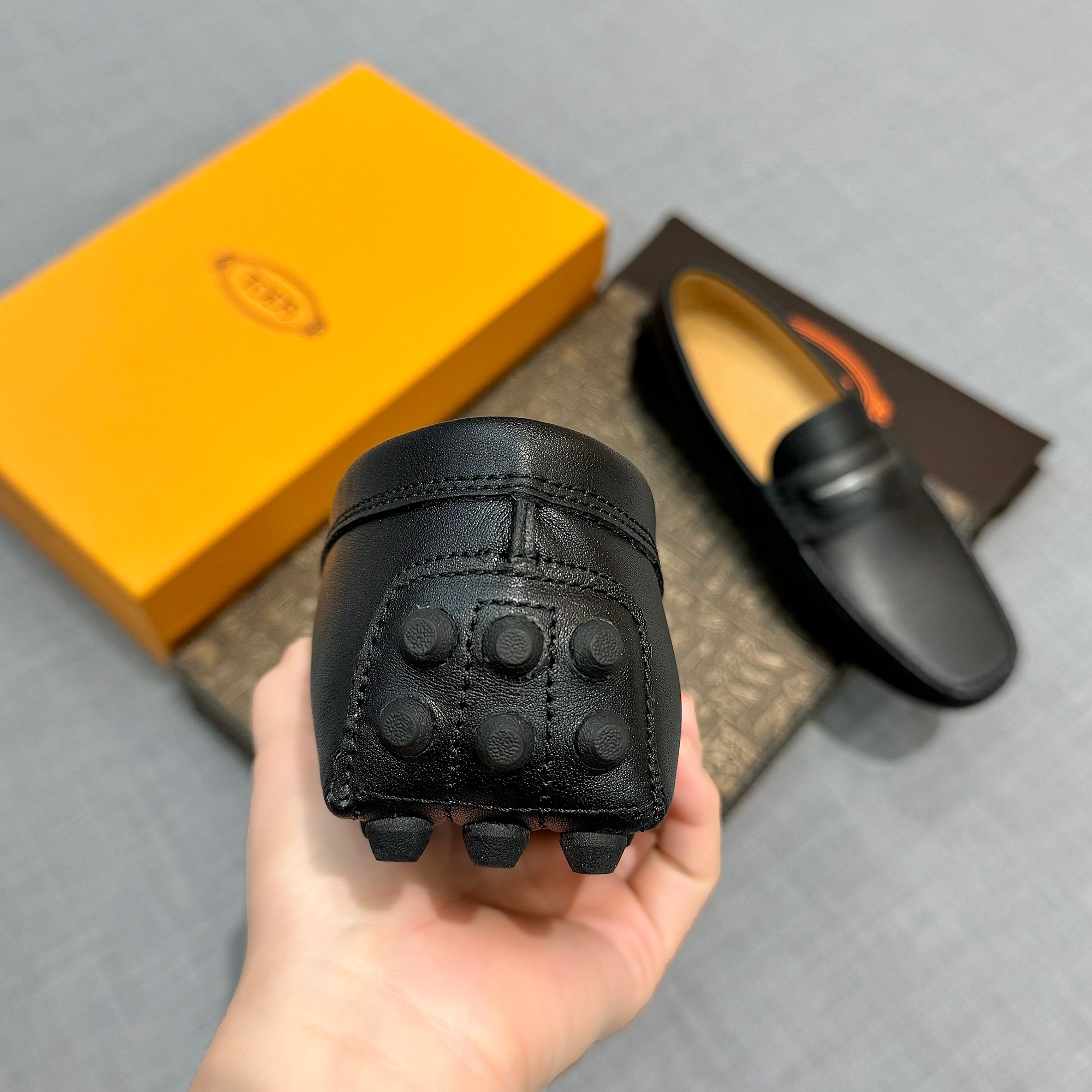 Precio de fábrica: [Tods] zapatos de hombre de soja Sincronización de contador nueva calidad de gama