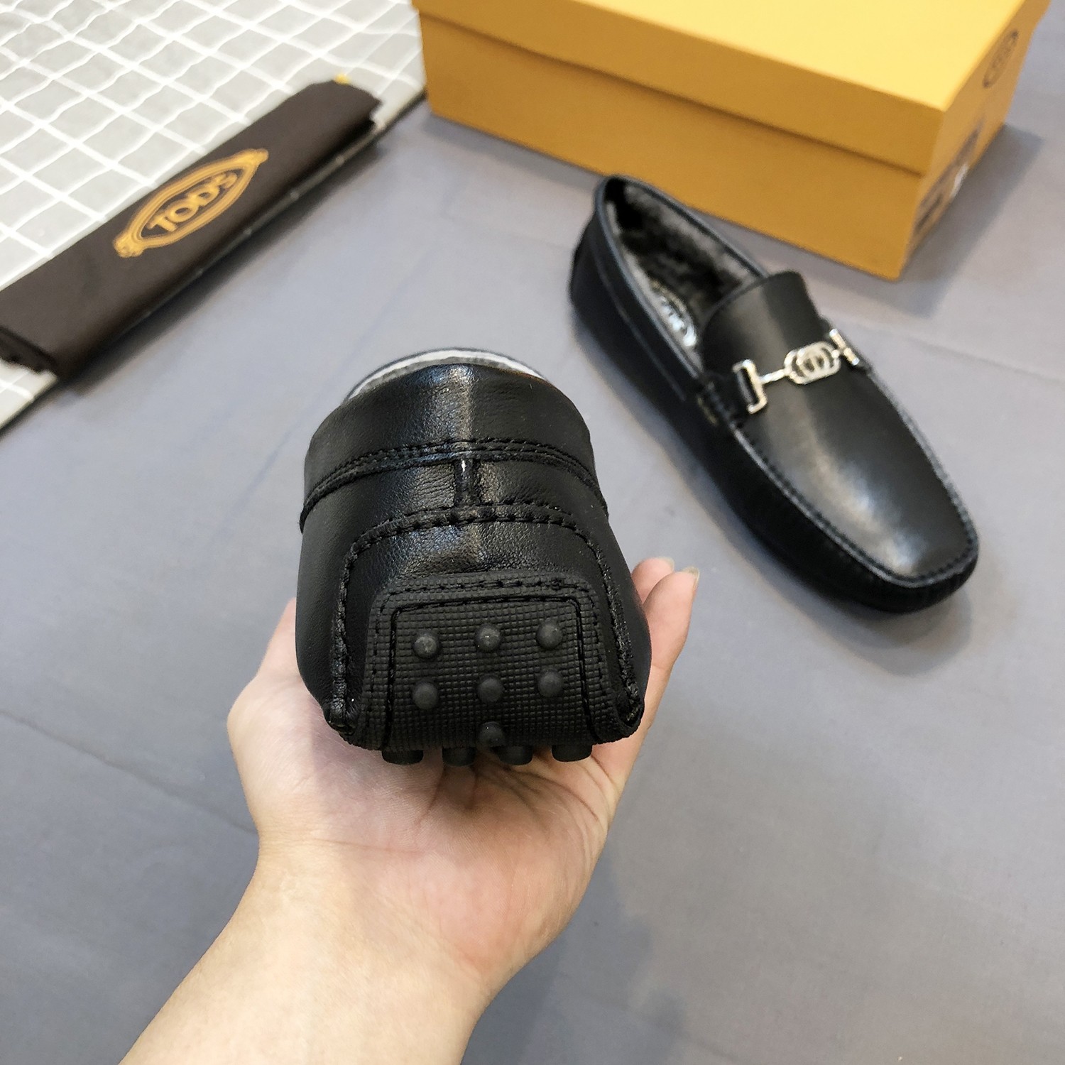 Tods] Autumn/Winter shearling men's driving shoes with warm fur lining 5
