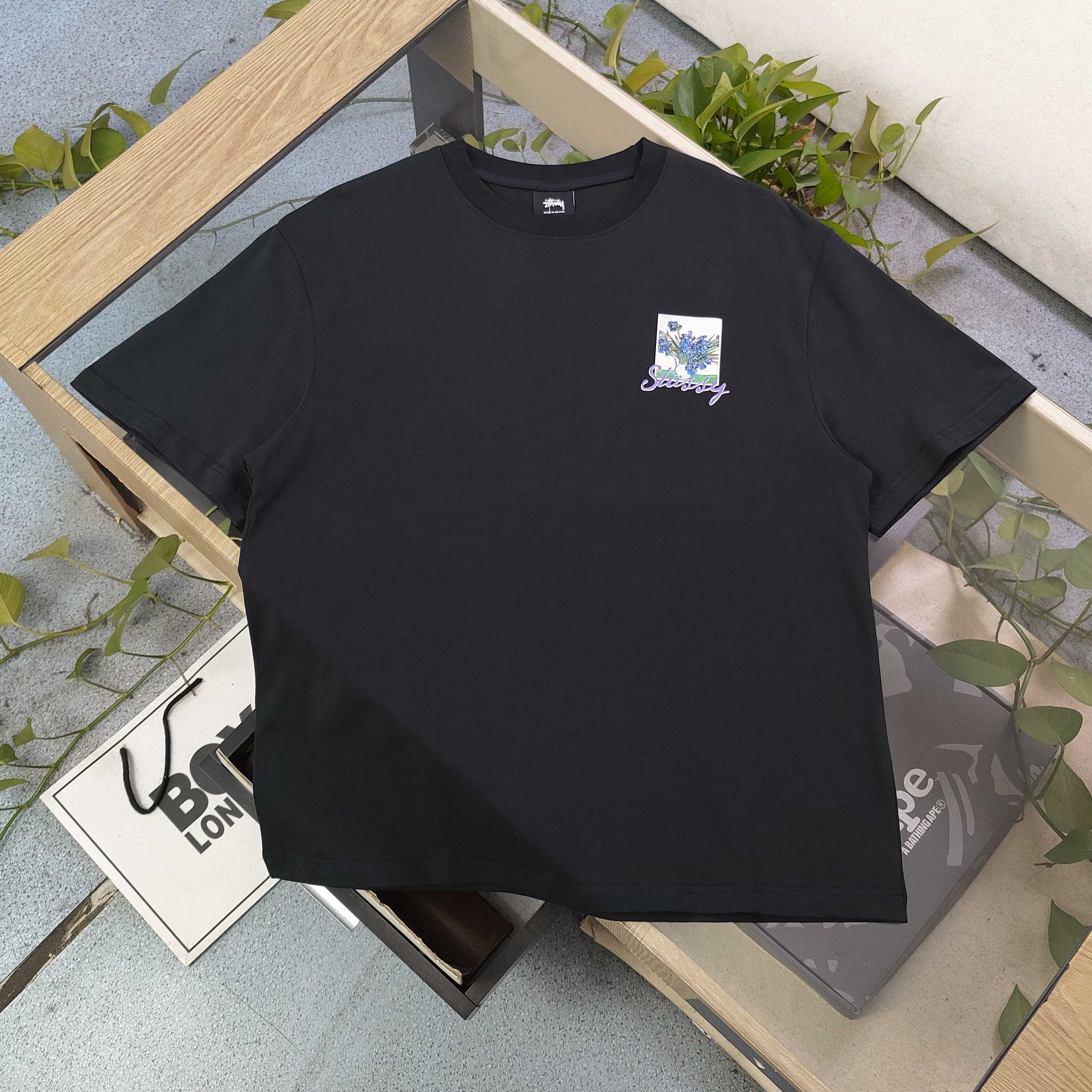 New Stussy Van Gogh Logo T-shirt: Classic, Quality, Environmentally Friendly, Gender-Neutral