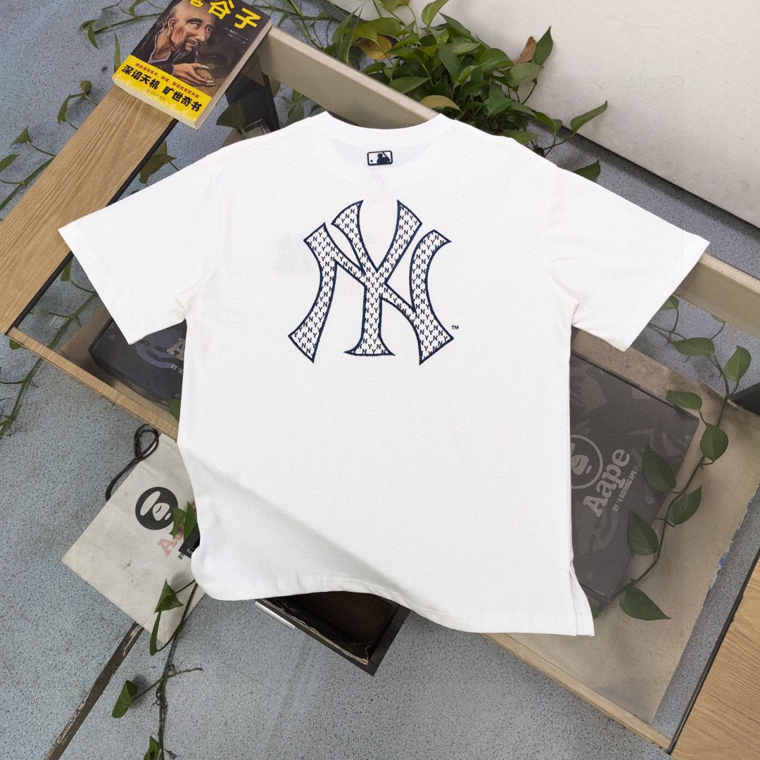 MLB Yankees Camiseta de Manga Corta con Logo Bordado para Hombre y Mujer 3 a1741535741294 3842