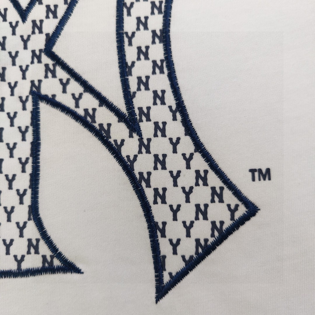MLB Yankees Camiseta de Manga Corta con Logo Bordado para Hombre y Mujer 9 a1741535742391 1540