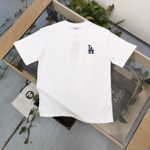 MLB Los Angeles Dodgers טי שירט יוניסקס עם לוגו רקום - כותנה רכה ונוחה 1 MLB Los Angeles Dodgers טי שירט יוניסקס עם לוגו רקום – כותנה רכה ונוחה