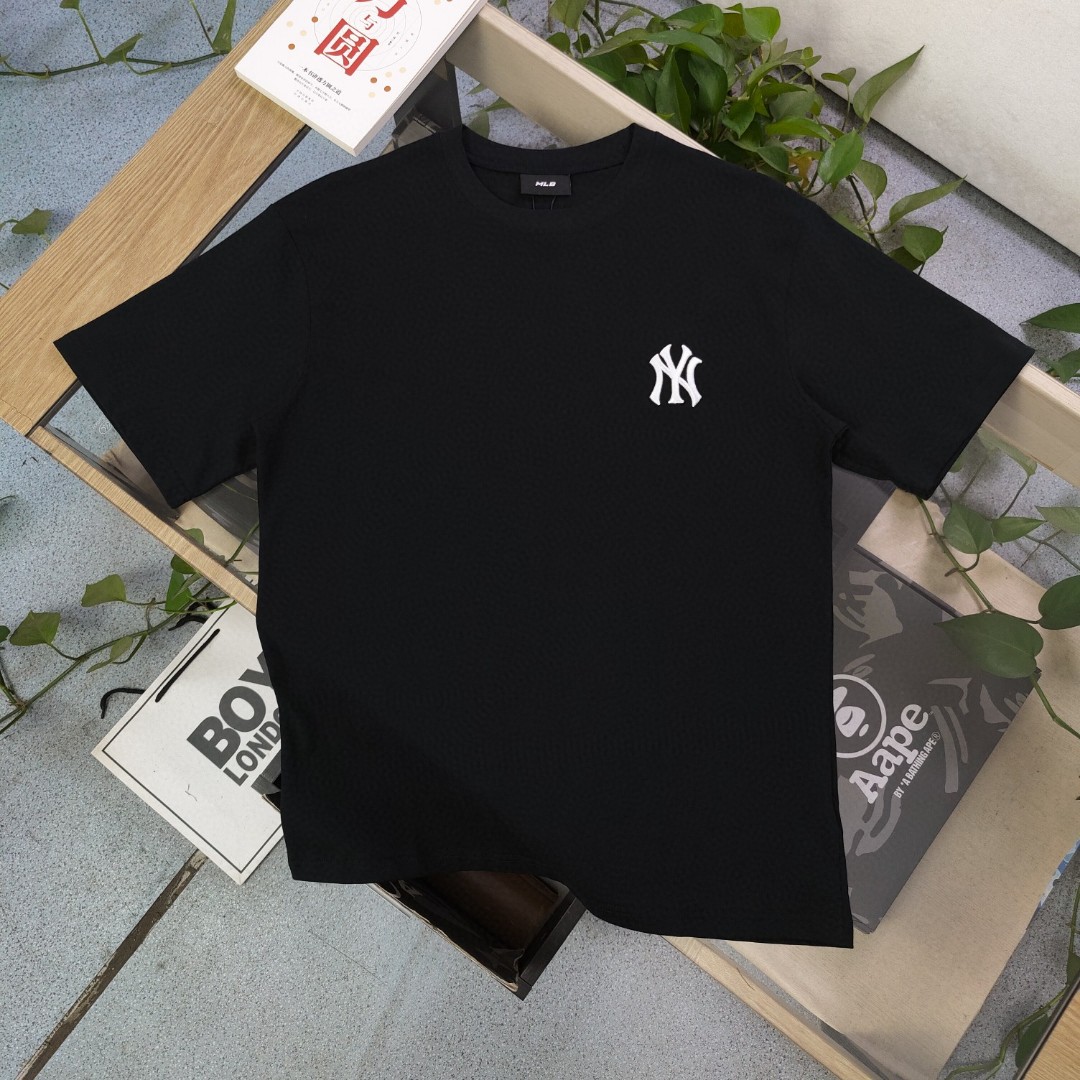 Camiseta MLB Yankees NY Clásica Bordada Logo, Algodón Suave y Cómoda 4 a1741536076337 1253