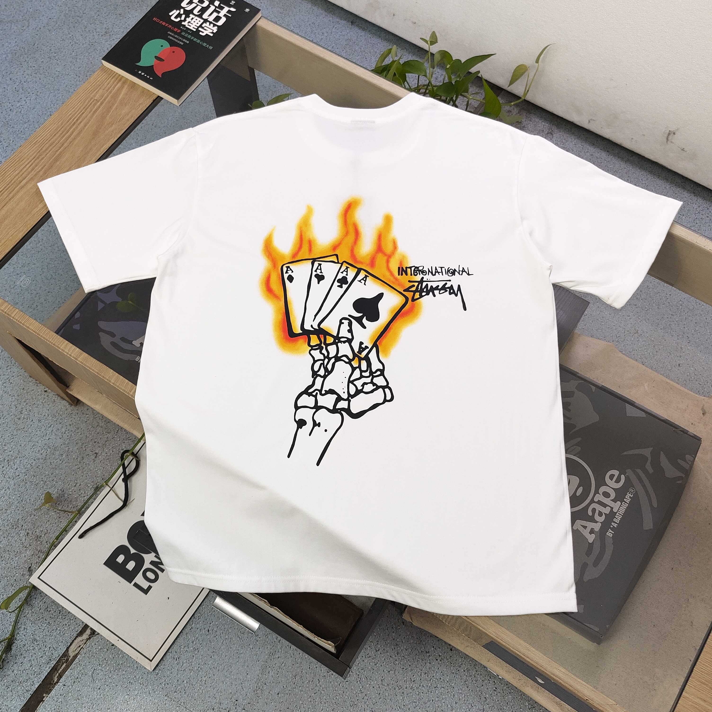 Stussy Camiseta de Manga Corta con Logo Estampado para Hombre y Mujer 3 a1742090622833 7582