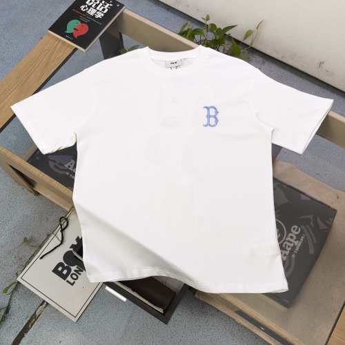 MLB New York Yankees Embroidered Logo Short Sleeve T-Shirt, Couple Style 1 MLB New York Yankees Embroidered Logo Short Sleeve T-Shirt, Couple Style