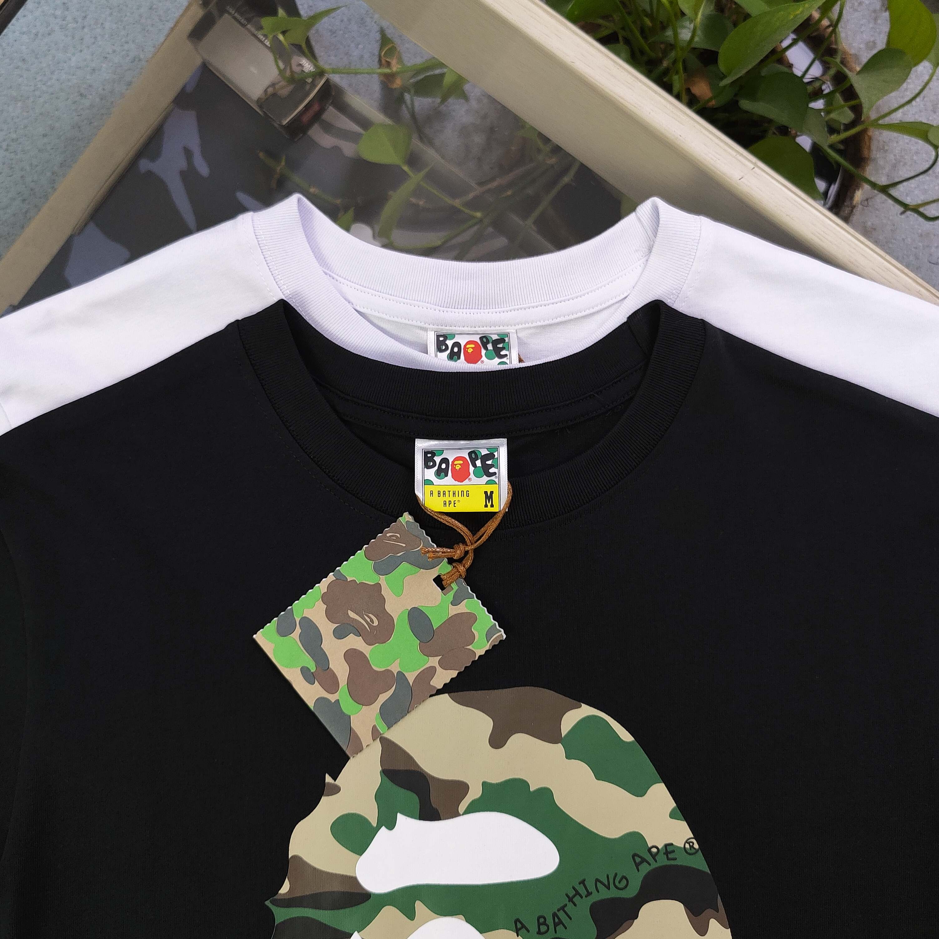 💰85
【款号:Sc720】
2025新款Bape猿人头绿迷彩图案logo印花休闲情侣短袖T恤,邂逅醒目黄棕迷彩猿人头图案,经典元素碰撞时尚火花,R标加持更显独特态度。舒适面料,亲肤透气,无论是搭配休闲短裤还是潮流长裤,都能轻松出彩。穿上它,即刻彰显个性,成为街头潮流焦点,释放属于你的独特魅力,男女同款!
颜色:黑色 白色
尺码:M-3XL
胸围 肩宽 衣长 袖长
M 100 44 67 21
L 104 46 69 22
XL 110 49 72 23
2XL 116 52 75 24
3XL 124 56 78 26