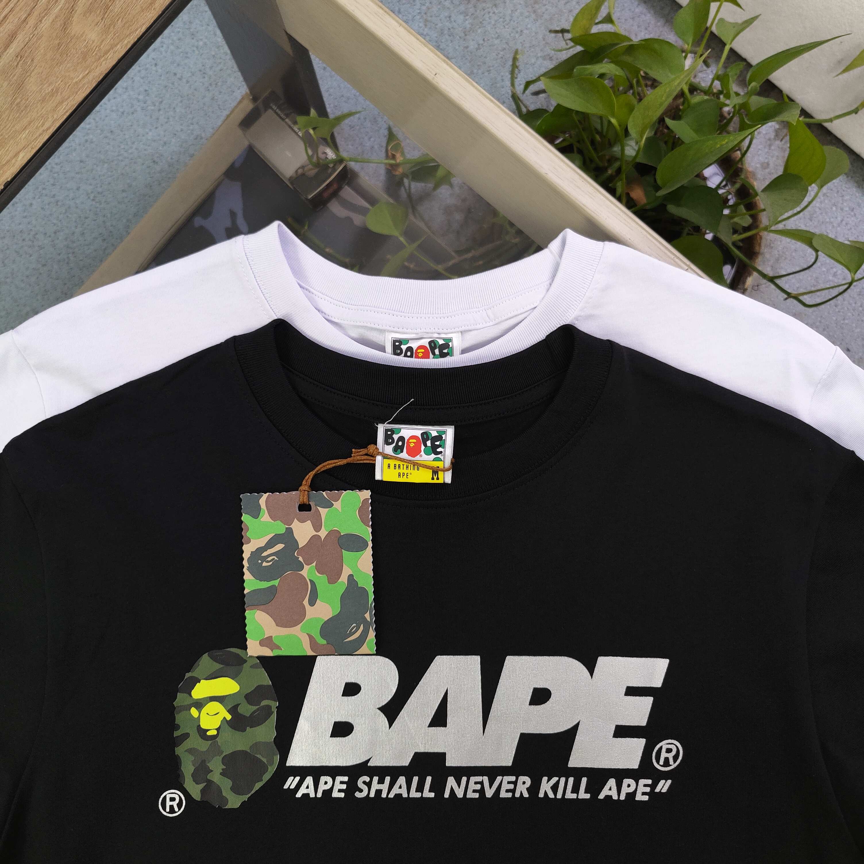 💰85
【款号:Sc781】
2025新款Bape猿人头反光字母重叠字母图案logo印花休闲情侣短袖T恤,邂逅醒目黄棕迷彩猿人头图案,经典元素碰撞时尚火花,R标加持更显独特态度。舒适面料,亲肤透气,无论是搭配休闲短裤还是潮流长裤,都能轻松出彩。穿上它,即刻彰显个性,成为街头潮流焦点,释放属于你的独特魅力,男女同款!
颜色:黑色 白色
尺码:M-3XL
胸围 肩宽 衣长 袖长
M 100 44 67 21
L 104 46 69 22
XL 110 49 72 23
2XL 116 52 75 24
3XL 124 56 78 26