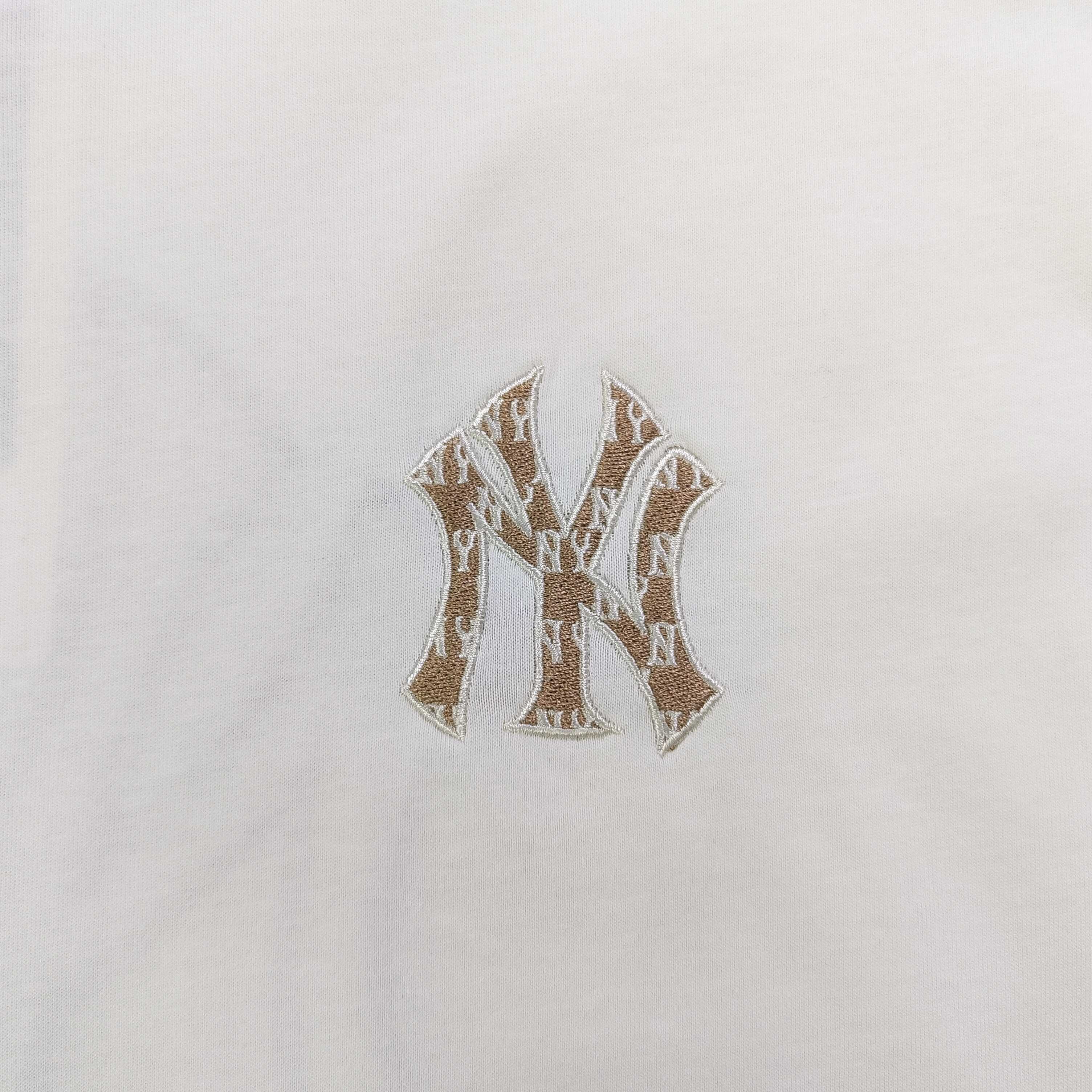 Camiseta MLB Yankees NY Bordado Vintage Logo, Algodón Suave y Cómoda 6 a1746883852826 7662