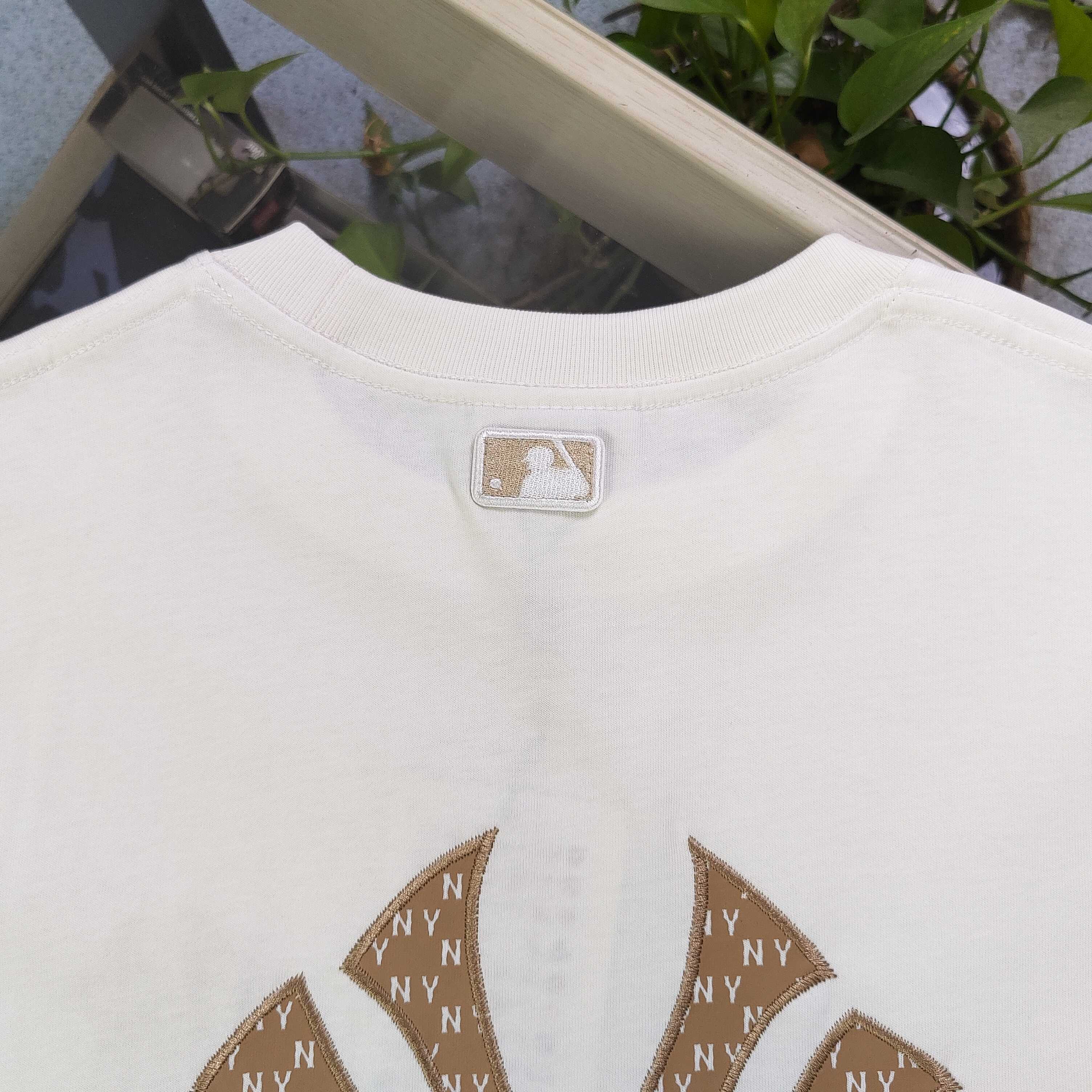 Camiseta MLB Yankees NY Bordado Vintage Logo, Algodón Suave y Cómoda 10 a1746883863436 7354