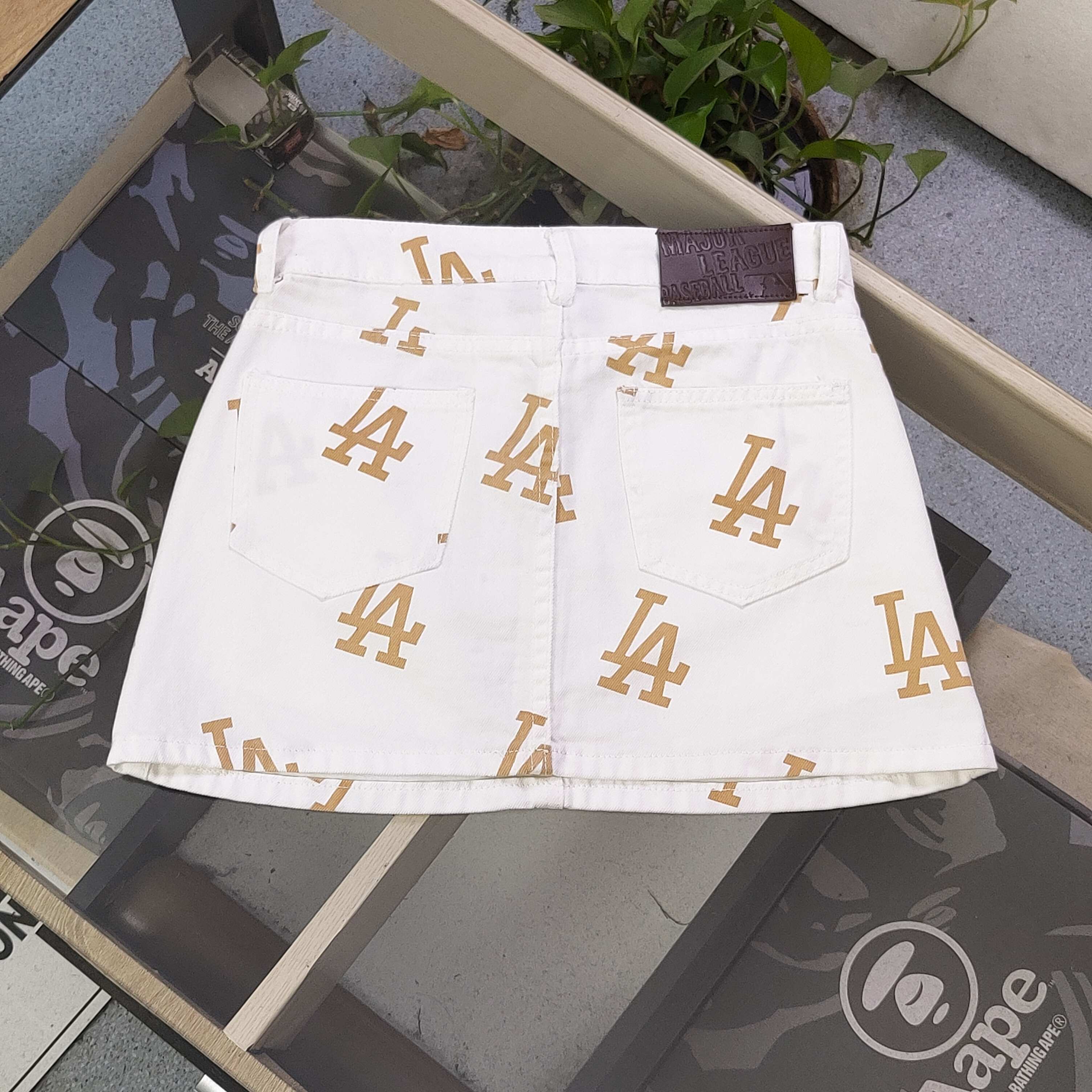 Falda Vaquera MLB Yankees NY de Cintura Alta con Logo Estampado Vintage 3 a1748192201243 6550