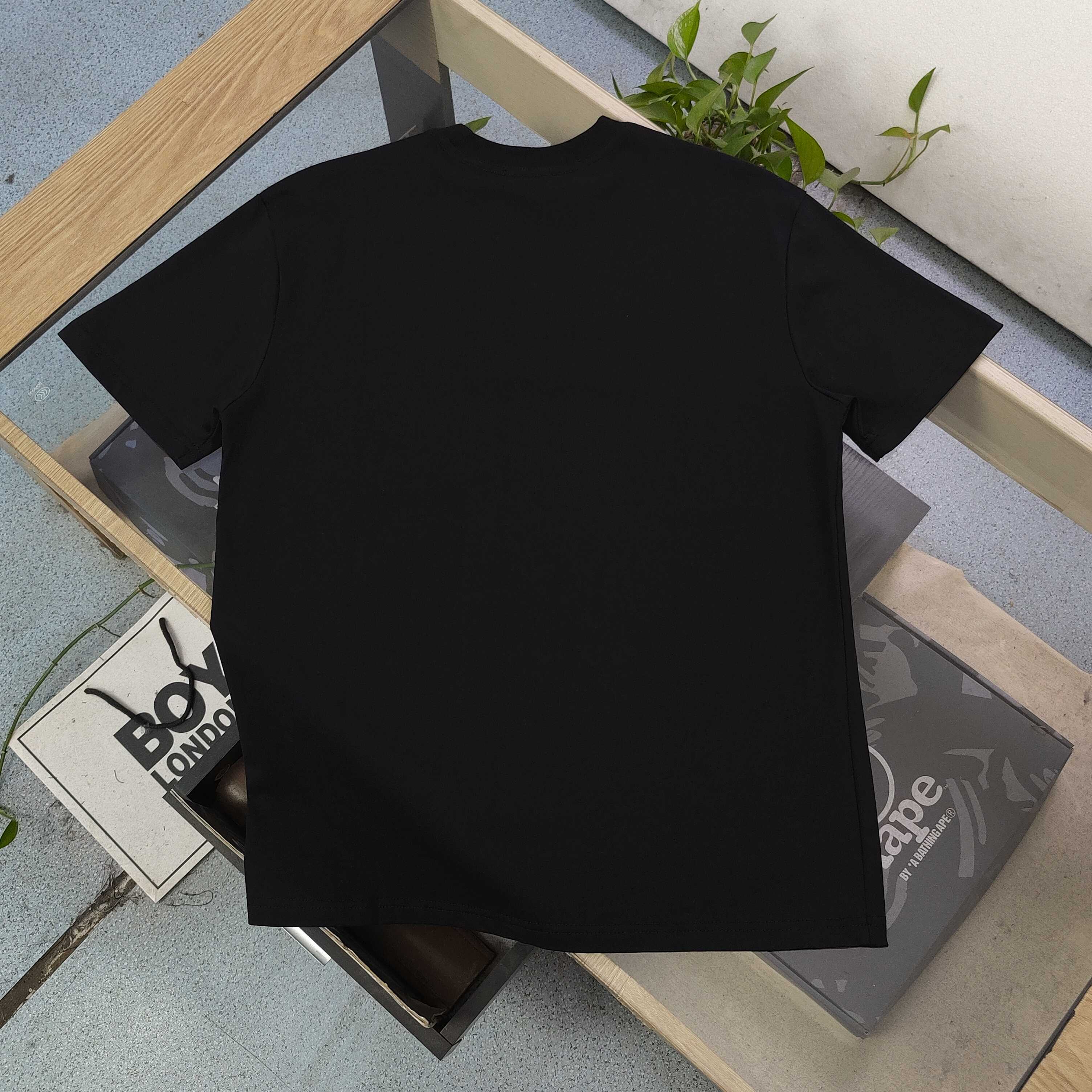 💰85
【款号:KKR329】高版本
2025新款Dior✖️Stone Island迪奥联名石头岛刺绣字母罗盘指南针图案logo绣花休闲情侣圆领短袖T恤,采用32支双纱精梳纯棉爽滑手感,纯棉不起球不起毛,面料厚度240克重,单件重量280克左右!质量保证、定制面料、定制定染、包浆印刷环保不开裂,欢迎对比质量,男女同款!
颜色:黑色 白色
尺码:M-XXL
衣长 胸围 肩宽 袖长
M 69 106 46 23
L 71 110 47 24
XL 73 114 48 25
XXL 75 118 49 26