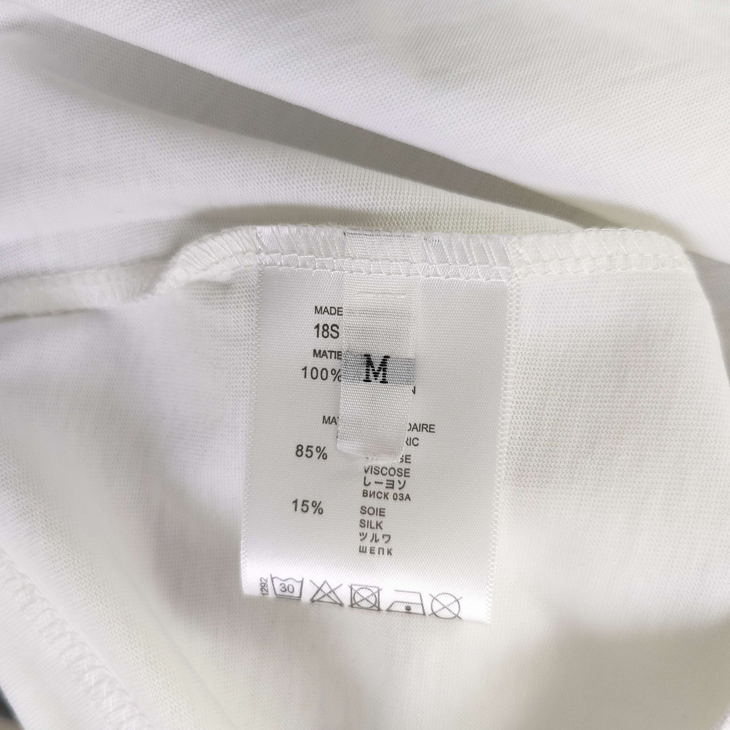 💰85
【款号:KKR329】高版本
2025新款Dior✖️Stone Island迪奥联名石头岛刺绣字母罗盘指南针图案logo绣花休闲情侣圆领短袖T恤,采用32支双纱精梳纯棉爽滑手感,纯棉不起球不起毛,面料厚度240克重,单件重量280克左右!质量保证、定制面料、定制定染、包浆印刷环保不开裂,欢迎对比质量,男女同款!
颜色:黑色 白色
尺码:M-XXL
衣长 胸围 肩宽 袖长
M 69 106 46 23
L 71 110 47 24
XL 73 114 48 25
XXL 75 118 49 26