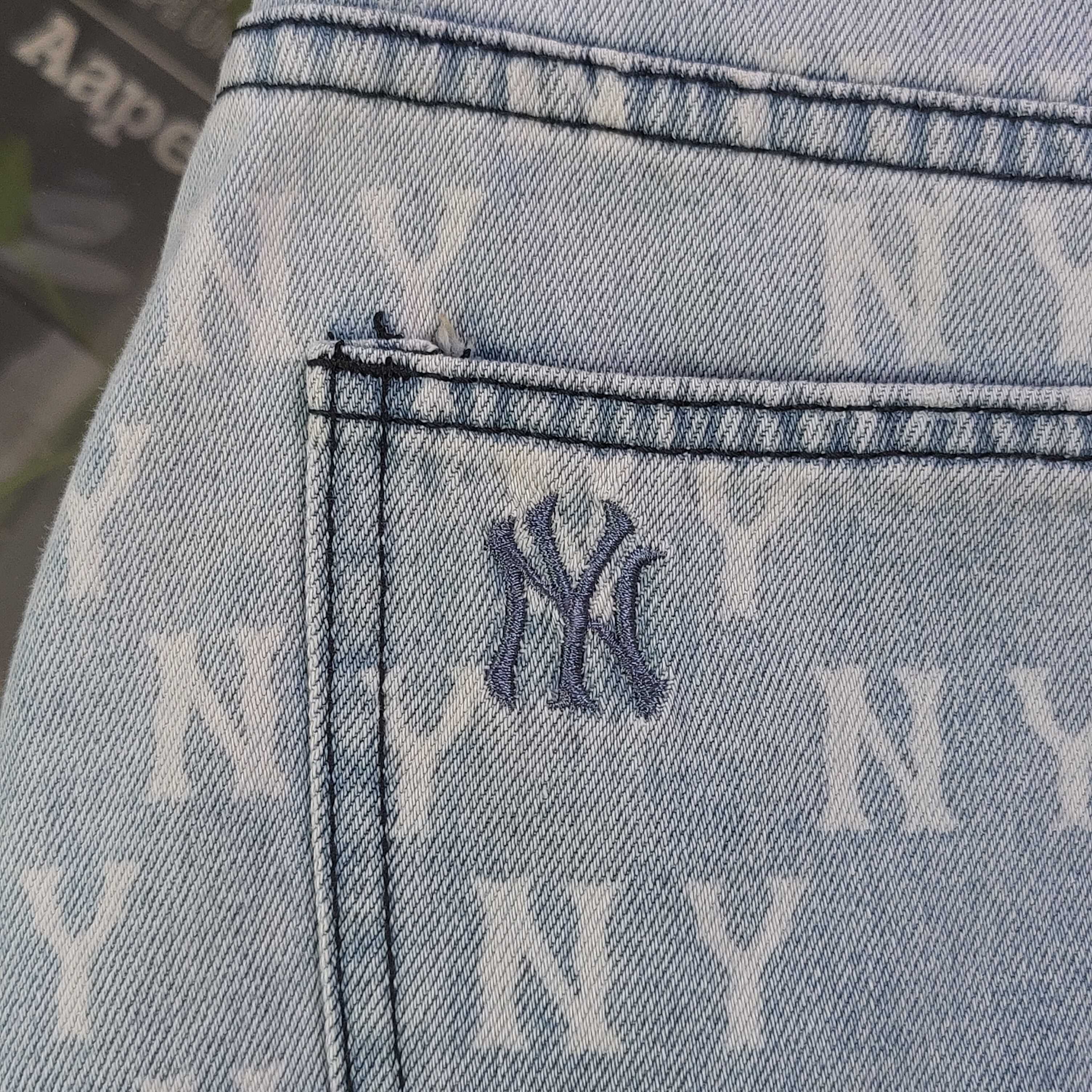 Falda Vaquera Yankees MLB NY con Logo Bordado y Diseño Degradado 5 a1749319043573 8584