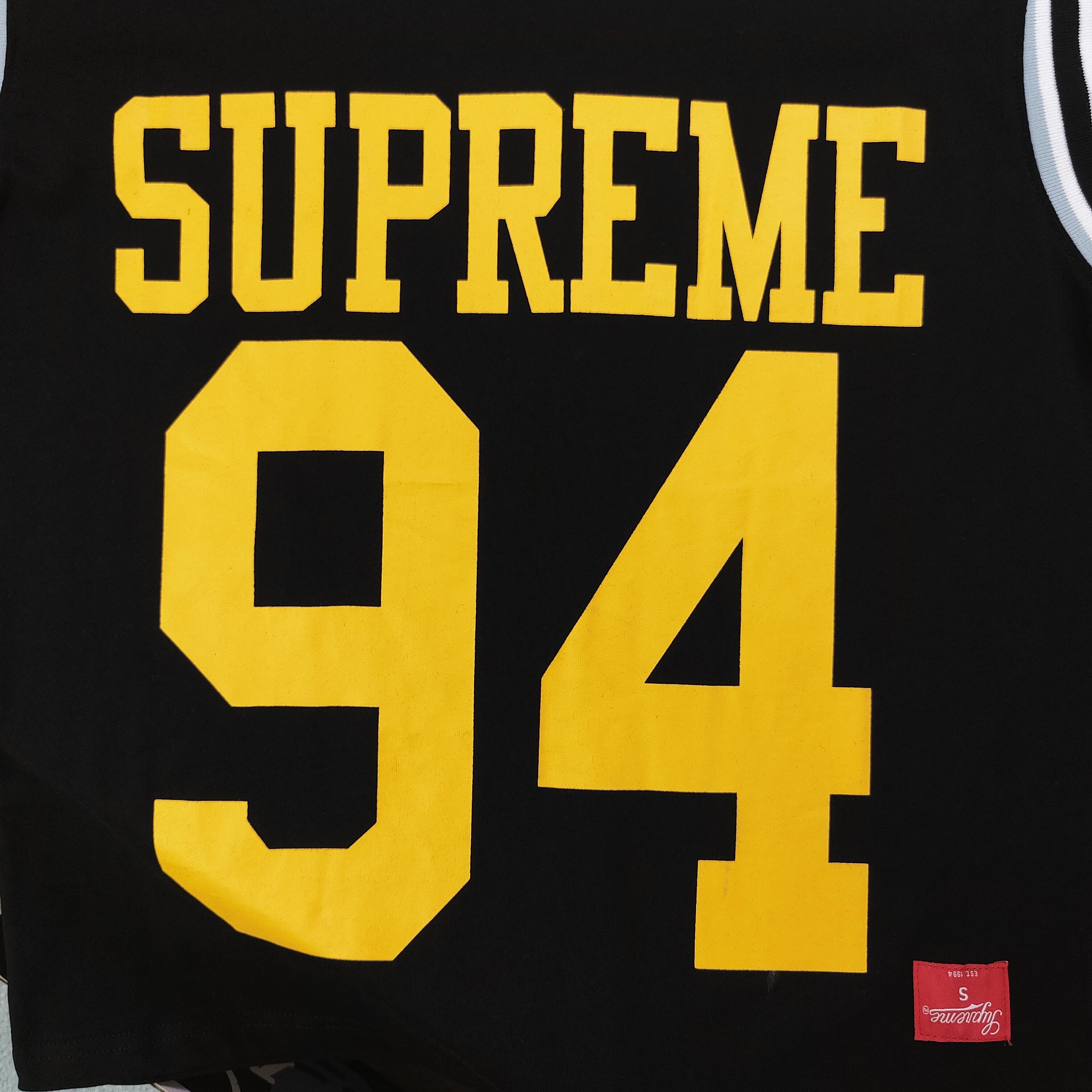 Supreme Weeki8 Split S/S Football Top Camiseta de Manga Corta para Hombre 5 a1749949369069 2826