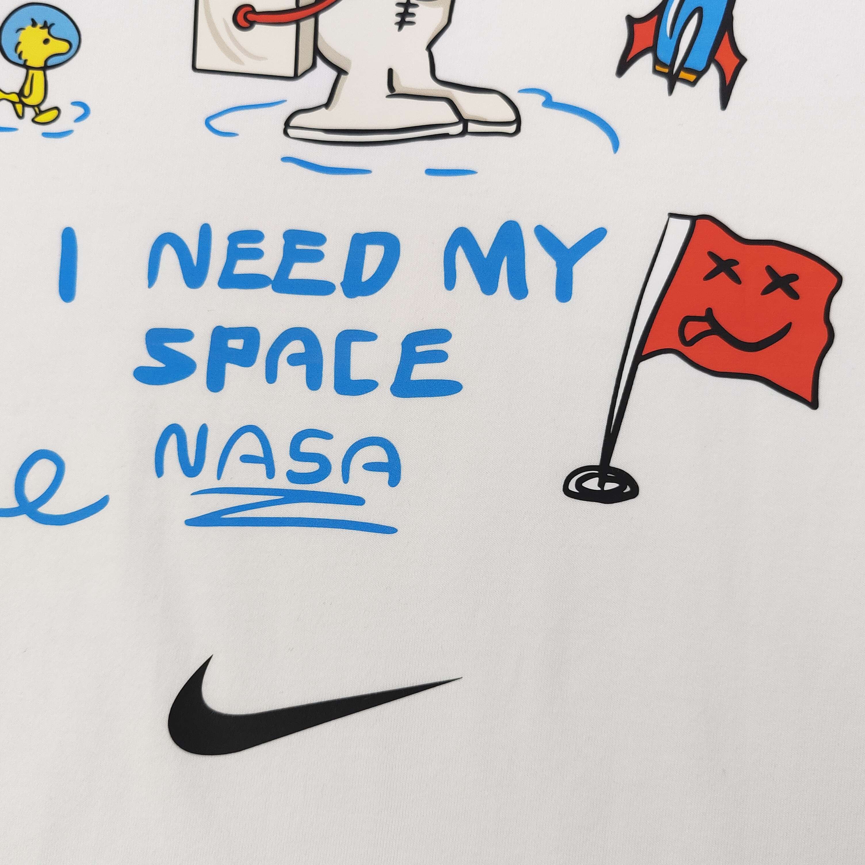 Nike x Snoopy Camiseta de Manga Corta con Estampado de Astronauta 9 a1750354948704 4418