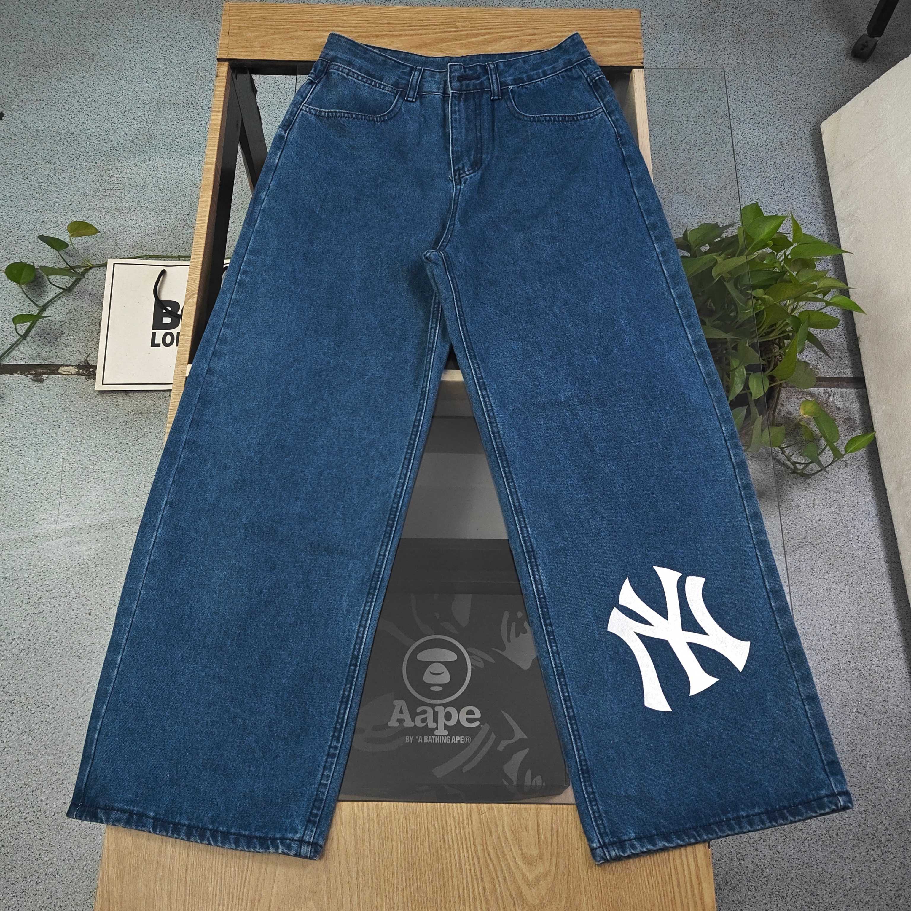 MLB New York Yankees Embroidered Logo Wide Leg Jeans - Stylish Denim