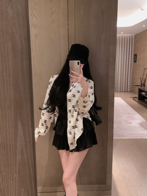 Elegant Early Spring Full Print Blouse in Beige and Pink, Sizes S-L 1 Elegant Early Spring Full Print Blouse in Beige and Pink, Sizes S-L