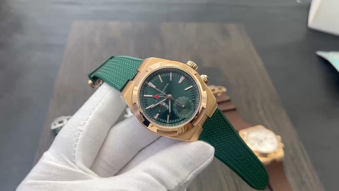 Vacheron Constantin Overseas 7920v Green Dial Gold Case Automatic Men's Watch