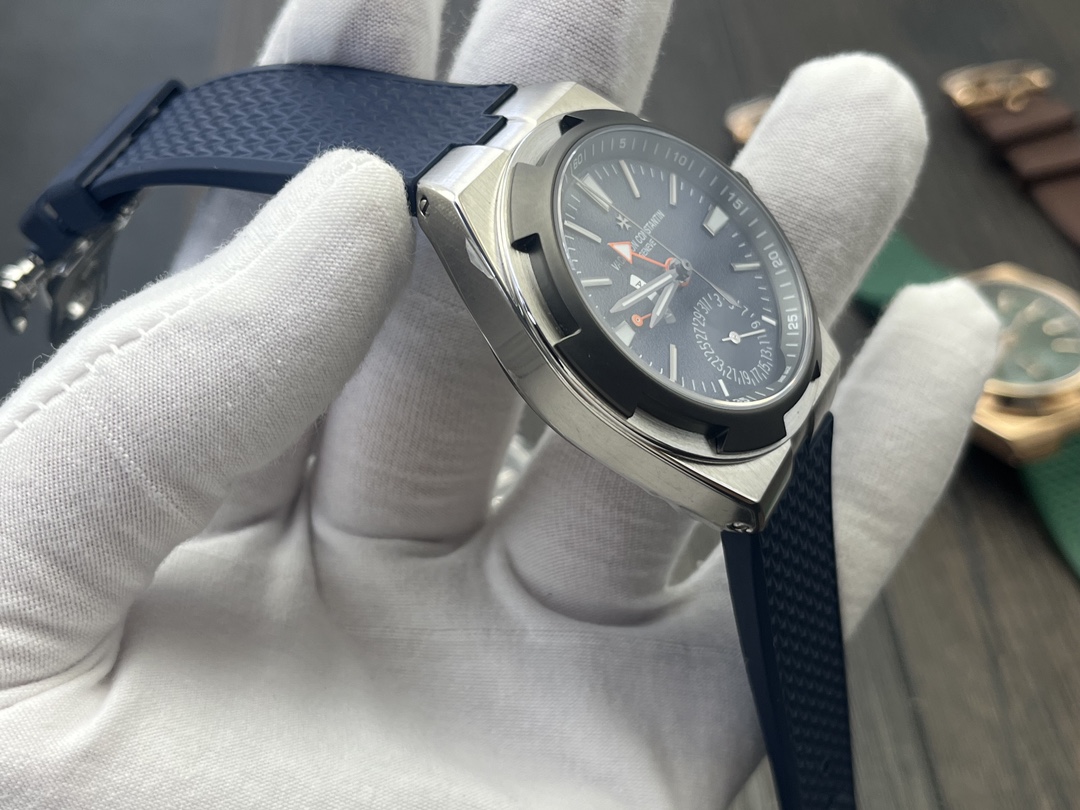Vacheron Constantin Overseas 7920V Automatic Blue Dial Rubber Strap Watch 5 i1728229237 6057 3