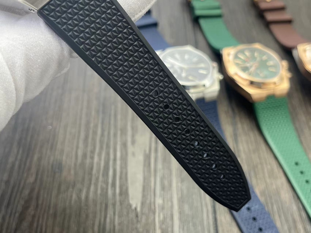 Vacheron Constantin Overseas 7920V Dual Time Black Dial Rubber Strap Watch 10 i1728229329 7949 2