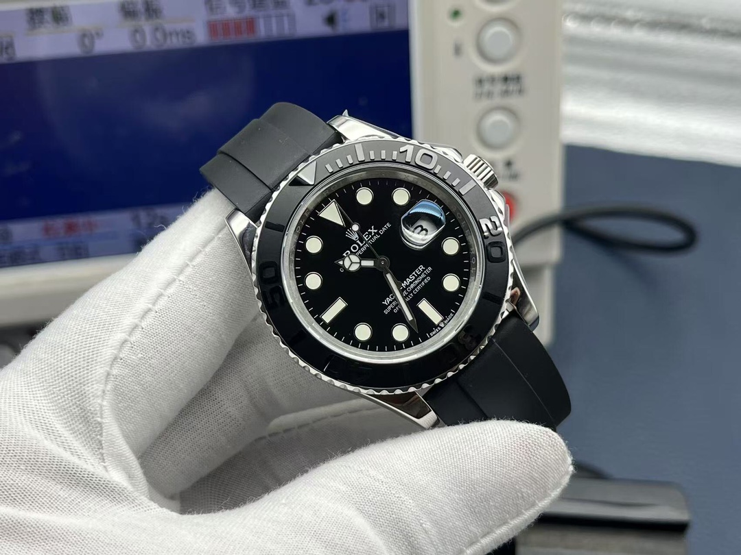 NO:156997,[CLEAN Factory wall crack recommendation, craftsmanship work] V3 upgraded version, Rolex ROLEX yacht famous model, 42MM diameter yacht watch!  Upgrade details 1 Loading movement machinery!  Rotate the scale in two directions for 60 minutes!  2 outer rings are equipped with matte black Cerachrom ceramic ring openings, highlighting the polished three-dimensional numbers!  3 The new hour hand is enlarged and minute hand is thinner, which enhances readability. 4 The new Pyesterflex rubber strap is also equipped with an Oyster type safety buckle, and the humanized second-level cutable design is designed to be firmly worn and more comfortable!  5 literal scales fill imported Chromalight long effect blue material!  6 Original protective rubber cover, VR super replica, now you will get a pair of rubber strap when placing an order!  Produced by CLEAN Factory, it must be a fine product. Welcome all watch friends to taste it!  ,christian louboutin19860909【CLEAN Factory墙裂推荐 匠心之作】V3升级版 劳力.士ROLEX游艇名仕型 直径42MM游艇腕表！升级细节 1装载机芯机械！双向旋转60分钟刻度！ 2外圈配哑黑色Cerachrom陶质圈口,凸显抛光立体数字！ 3新款时针增大,分针缩细,增强了可读性. 4新款Pyesterflex橡胶表带亦配备蚝式保险扣,人性化二级可剪设计,佩戴稳固从而更加舒适！ 5字面刻度填充进口Chromalight长效果蓝色物料！ 6原装保护胶罩,VR超级复刻,现在下单外赠一副橡胶表带！ CLEAN Factory出品 必属精品 欢迎各位表友您的品鉴！,,christian louboutin,Watch