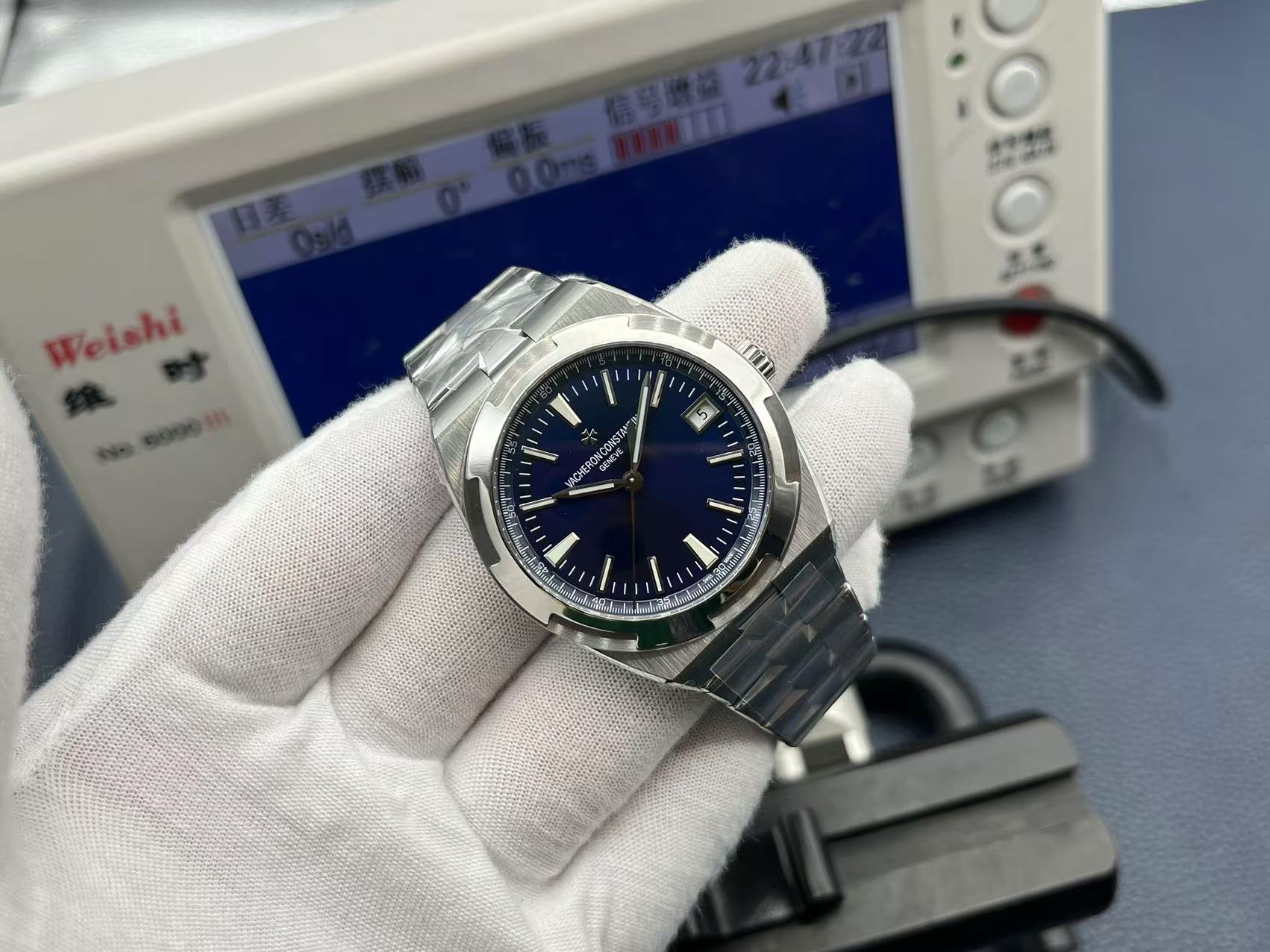 NO:156857,8F Factory wall crack recommendation Jiang Shi. Denton Zongheng Sihai series watches!  1 [Case] ​​41MM stainless steel case, 11MM thick, equipped with anti-magnetic soft iron device and screw-in crown, can protect the watch from magnetic interference and protect the accuracy of the time. The polished stainless steel case has smooth lines and beautiful shapes. It can be perfectly connected with the bracelet/string, adding points to the ornamentality of the watch. 2 [Dial] The simple sunburst satin brushed crystal dial has a velvety smooth edge. Through the dial, you can see the reflection of the pointer on the dial, like a pool of clear lake water, very beautiful. The 18K gold hour marker, hour hand and minute hand are all equipped with white luminous coating, and myopia can also read time in darker environments, ensuring the best readability.  3 [Movement] adopts a back-transparent technology design, which can directly observe the operation of the movement. It is equipped with a modified 5100 movement, with a vibration frequency of 28,800 times per hour (4 Hz), and is equipped with a 22K gold rotor (decorated with a wind-oriented rose compass pattern). 4 [Watch strap] The most worth mentioning point is the quick-release strap design. The metal strap is sporty and tough and can be perfectly attended formal occasions!  8F Factory's craftsmanship masterpieces welcome to taste it!  ,198609098F Factory墙裂推荐 江诗.丹顿 纵横四海系列腕表！ 1【表壳】41MM不锈钢表壳,厚度11MM,配有防磁软铁装置和旋入式表冠,能够保护腕表不受磁力的干扰,为走时的精准保驾护航.经过打磨的精钢表壳线条流畅,造型美观,可与表链/表带完美连接在一起,为腕表的观赏性加分. 2【表盘】简约的经旭日纹缎面拉丝处理水晶表盘,带有天鹅绒般光滑边缘,透过表盘可以看到指针在表盘上的倒影,宛如一潭清澈的湖水一般,十分美观.18K金时标、时针、分针均带有白色夜光涂层,近视在较暗的环境下也可以阅读时间,保证了最佳可读性. 3【机芯】采用背透工艺设计,可直接观察机芯的运作.搭载改5100机芯,振频28,800次/小时（4赫兹）,配备22K金质摆陀（饰有风向玫瑰罗盘图案） 4【表带】最值得说的一点是采用快拆表带设计.金属表带造型运动硬朗又可以完美出席正式场合！ 8F Factory匠心力作 欢迎各位表友品鉴！,,Watch