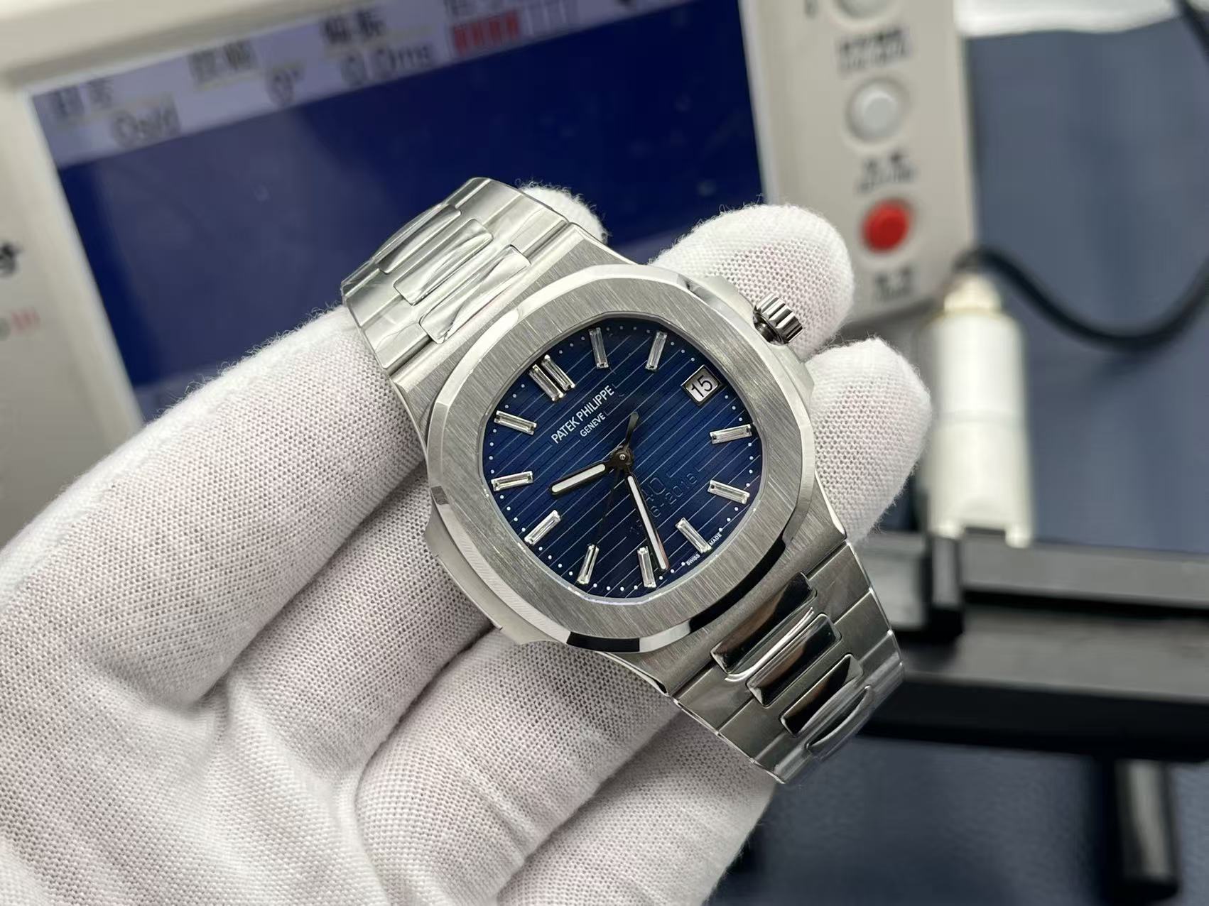 NO:394590,[WY-3K Factory wall crack recommendation, 3K latest all-in-one new product] The highest version of the market, the real king watch, Patta Nautilus 5711/1P Patta 40th anniversary edition, dark blue diamond t literal!  Nautilus launched the upgraded original machine noise-free lettering version. Detailed upgrade interpretation: 1. The upgraded movement is fully engraved, clear and wear-free, and the texture is ultimate. 2. The upgraded automatic trolley piece is adopted, Swiss ultra-precision bearings, and the industry's unprecedented installation trolley piece technology is achieved. 100% noise reduction. 3. The original movement, no fake clips, no fake balance wheels, no fake rubies. The WY-3k factory completely replicated the out-of-print high-quality 324SC movement of 3.3 mm. 4. The upgraded dial scale is luminous and bright, and the overall achieves harmonious and synchronous brightness. 5. The classic Nautilus blue disc currently improves the colors consistent with the authentic products, killing the details and workmanship of other factories in the dial. 6. Each watch in the calendar window is horizontally positioned without deflection.  7. The head adjustment gear smoothness is debugged multiple times to the best state. This makes the upgraded grenade adjustment time and the feel of the chain rolling smoothly!  8 The entire watch has been upgraded to 8.3 mm in thickness, perfectly realizing the thinnest mechanical watch on the entire network, equivalent to the original thickness. It is extremely comfortable to wear. 9 The focus is on 324Sc movement to adjust the calendar clockwise, that is, adjust the calendar from up to down. Pay attention to the analysis of the same as the authentic product. 10 When adjusting the time, pull the crown and the second gear. The large second hand does not stop. It is also consistent with the authentic product. WY-3K factory produced Patek Philippe 5711 Nautilus, upgraded to the original version of the noise-free lettering version. The popular product that dominated the entire network in the year!  !  !  !  3K Factory's craftsmanship masterpieces welcome all watch friends to appreciate your taste!  ,,patek philippe19860909【WY-3K Factory墙裂推荐 3K最新一体机新品】市场最高版本 真正的王炸腕表 百达鹦鹉螺5711/1P百达40周年纪念版,深蓝色钻条丁字面！鹦鹉螺推出升级原版机无噪音刻字版.详细升级解读: 1升级机芯全部精雕刻字,清晰不磨损,纹理做到极致. 2升级自动陀片,采用瑞士超精密轴承,业界史无前例的安装陀片工艺.做到百分百降噪音. 3原版机芯,无假夹版,无假摆轮,无假红宝石.WY-3k厂完整的复刻出3.3毫米的绝版高品质324SC机芯. 4升级表盘刻度夜光超亮,而且整体做到和谐一致同步亮度. 5鹦鹉螺经典蓝盘,目前改进与正品一致的颜色,秒杀其他工厂的表盘细节和做工. 6日历窗口每一只手表做了水平正位,不出现偏斜遮挡. 7把头调节档位顺畅度的多次调试,调试到最佳状态.使得升级版手雷调校时间和上链的手感畅顺！ 8升级了整个手表厚度8.3毫米,完美实现全网最薄机械表,等同原装厚度.佩戴起来舒适无比. 9重点强调324Sc机芯顺时针调日历,也就是由上往下调日历.注意辨析和正品一致. 10调节时间的时候,拉表冠二挡.大秒针是不停止的.和正品也是一致. WY-3K厂出品 百达翡丽5711鹦鹉螺,升级原版机无噪音刻字版.年独霸全网的爆款！！！！ 3K Factory匠心力作 欢迎各位表友您的品鉴！,,patek philippe,Watch