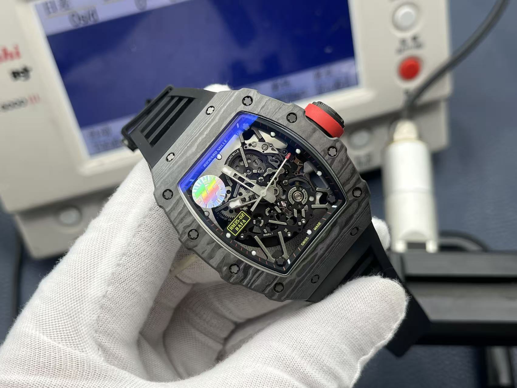 NO:388031,ZF.fatcory's peak craft monster - Richard Miller RM35-02 NTT officially debuted!  The new skeletonized movement RMUL2 and NTT carbon fiber case are the true masterpieces of ZF factory!  [Fengshen Case] ​​The NTT carbon fiber case of 49.9*44.5 is woven through a special automatic control system and specially made resin fibers. The upper and lower mirrors are sapphire cutting technology. It has comfortable, light and durable performance, and the world's top revolutionary watchmaking technology. [Fengshen Case] ​​The new all-in-one Caliber RMUL2 manual winding movement is made of 5-level titanium alloy, equipped with VD coating and Titalyt processing substrate and bridge plate, ensuring the best steelness of the overall structure, good flatness of the parts surface and perfect operation of the gear train. It also has multiple functions such as winding adjustable barrels and shockproof, and the accuracy and stability are extraordinary. (All gears operate like genuine products) Note: ZF Factory has strong statement that all parts of this RM35-02 NTT can be interchangeably used with genuine products, which is 1:1 in the true sense.19860909ZF.fatcory巅峰工艺怪物——理查德米勒RM35-02 NTT正式亮相！全新骨架化机芯RMUL2和NTT碳纤维表壳是ZF厂真正的封神之作！【封神表壳】49.9*44.5的NTT碳纤维表壳,经由特殊的自动化控制系统与特制的树脂纤维交错织成,上下镜面采用蓝宝石切割工艺.具有舒适,轻盈,耐用的性能,世界顶级革命性的制表技术.【封神机芯】全新一体机Caliber RMUL2手动上链机芯,采用5级钛合金材质,配备VD镀层和Titalyt处理基板和桥板,保证整体架构最佳钢性,零件表面良好平整度及齿轮系的完美运转.还具有上链可调节桶,防震等多项功能,精度和稳定性都达到了非凡的水平.(所有齿轮均与正品一样运转) 注ZF厂强势声明,此款RM35-02 NTT所有零部件与正品可互换通用,是真正意义上1:1.,,Watch
