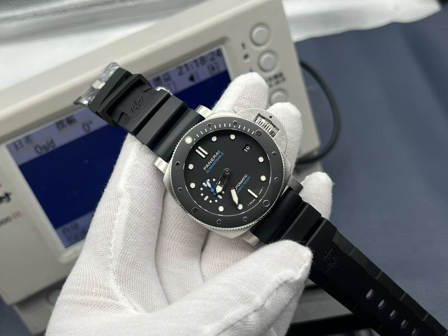 NO:389282,[VS Factory wall crack recommendation] Latest version VS Panerai Pam683 watch!  1. Diameter 42MM, standard size for Asian wrists. 2. Those who look for Pam682 and Pam684, and those who are poisoned by Panerai but are hurt by the 44 and 47mm watch diameters, buy Pam683. 3. It is also equipped with a ceramic ring, which is exquisite and has high appearance. It has good looks, good workmanship, good details, and stable walking. Good watches should be like this. VS Factory's craftsmanship masterpiece Welcome your taste!  ,19860909【VS Factory墙裂推荐】最新版本 VS沛纳海Pam683腕表！ 1直径42MM,亚洲手腕标准尺寸. 2找Pam682、Pam684的,还有那些中了沛纳海的毒,却被44、47mm表径伤了心的朋友们,就买Pam683. 3还配备陶瓷圈口,精致高颜值.有颜值,做工好,细节棒,走时稳定.好的腕表当该如此. VS Factory匠心力作 欢迎您的品鉴！,,Watch