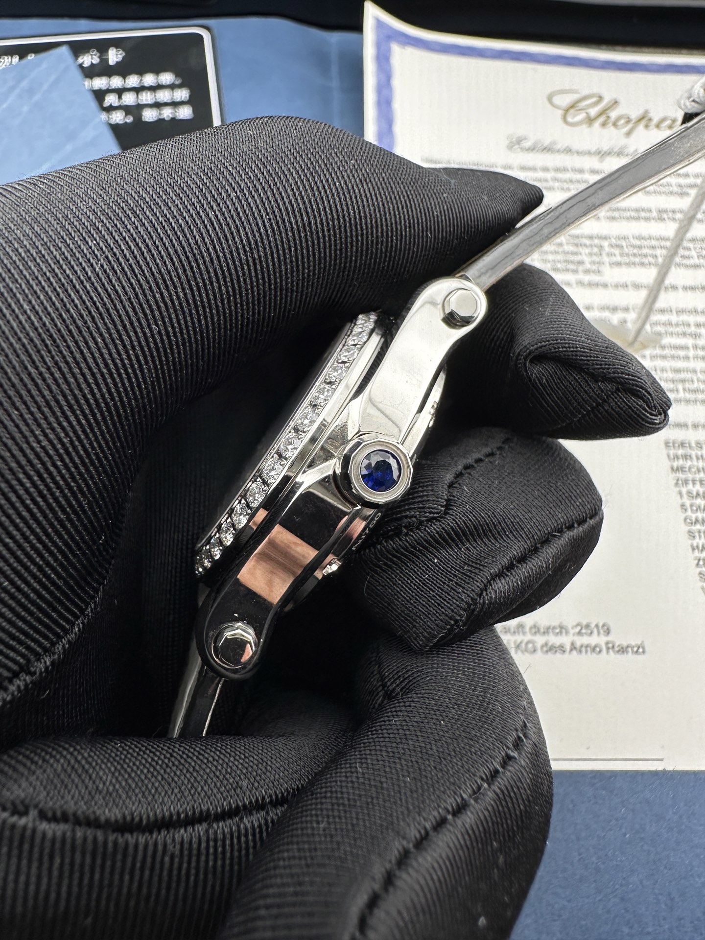 NO:384030,[NR Factory2025 Wall Cracked Recommendation Latest Masterpiece] The highest version of the market, V3 upgraded version Chopin Chopard36MM diameter watch, has been inseparable from female friends since its launch in 1993. The design director of Chopard brand once said, 'HappySport is the result of the combination of jewelry craftsmanship and watchmaking technology, and jewelry craftsmanship and watchmaking technology are the core skills of the Chopin brand. 1 HappySport watches have a modern style, bold and avant-garde, and easy to wear. Just like the basic style in your closet, it can be matched freely and worn frequently. The watch lines are smooth and beautiful, and are integrated with the elegant and softness of women. 2 36 mm in diameter! 3 Equipped with the same 2892 movement machinery as the genuine one, the same as the genuine one!  4 Perfectly reflect Chopard's interpretation of casual style! Its iconic event diamonds dance happily and shine. 5 The best goddess must-have! Paired with the top crocodile leather strap! NR Factory2025 craftsmanship The more you appreciate it, the more you know how to appreciate it! NR is here for you! Create a watch exclusive to goddess!,,chopard,chopard,crocodile skin19860909【NR Factory2025墙裂推荐 最新力作】市场最高版本 V3升级版 肖邦Chopard36MM直径腕表,自1993年HappySport推出以来,就与女性朋友结下不解之缘.萧邦品牌设计总监曾这样说过「HappySport是珠宝工艺与制表工艺相结合的成果,而珠宝工艺和制表工艺都是肖邦品牌的核心技艺. 1HappySport腕表风格现代,大胆前卫,且易于佩戴.如同您衣橱里的基本款式,可自由搭配,经常佩戴.腕表线条流畅,造型优美,与女性之优雅柔美浑然一体. 2直径36毫米！ 3搭载跟正品同款2892机芯机械,跟正品摆幅一样！ 4完美体现萧邦对休闲风格的诠释！其标志性的活动钻石欢快舞动、流光溢彩. 5最佳女神必备款！搭配顶级鳄鱼皮表带！ NR Factory2025匠心之作 越欣赏越懂得欣赏！NR为您而来！打造专属女神的一款腕表！,,chopard,chopard,crocodile skin,Watch