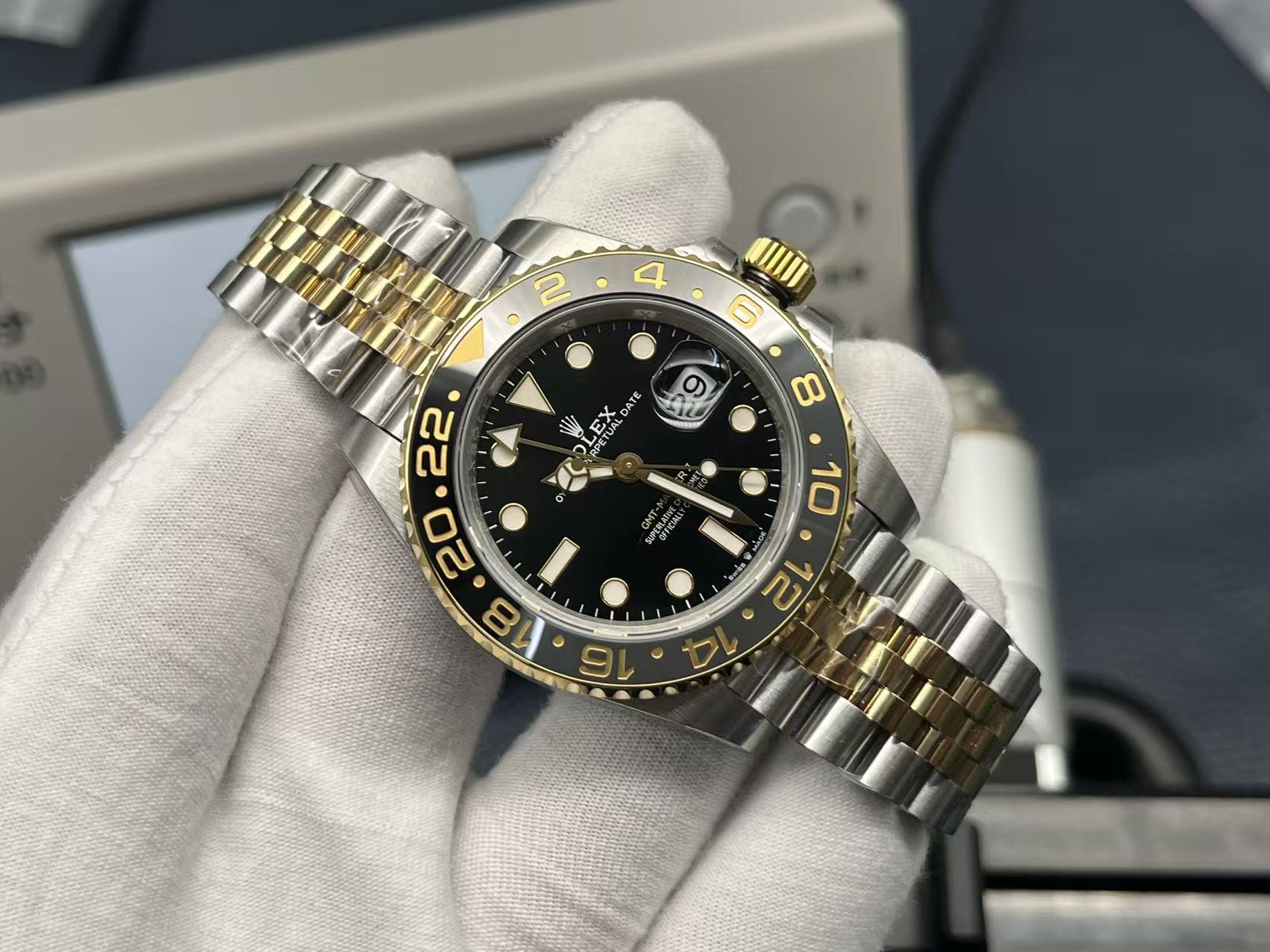 NO:687721,VS Factory2026 wall crack recommendation Rolex GMT-Master series is new!  The counterweight version is completed in one step, and the original version is developed without changing any dimensions!  Equipped with Dandong movement machinery, with 70 hours of power storage, it can be stored for a weekend without winding ~ the movement is stable and reliable!  The 'core' is good only if it is really good!  Welcome all cousins ​​to taste it!  ,,rolex19860909VS Factory2026墙裂推荐 劳力士Rolex格林尼治系列上新！配重版本一步到位,原版开发 不改变任何尺寸！搭载丹东机芯机械,70小时动力储能,能放一个周末不用上链～机芯稳定可靠！“芯”好 才是真的好！欢迎各位表友品鉴！,,rolex,Watch