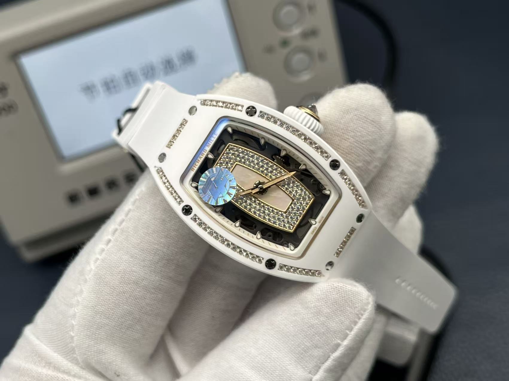 ZF . “ ” RM07-1 1) 45.66MM 12 2) ( ) 3) 4) CRMA2 50 6,, PVD Richard Mille