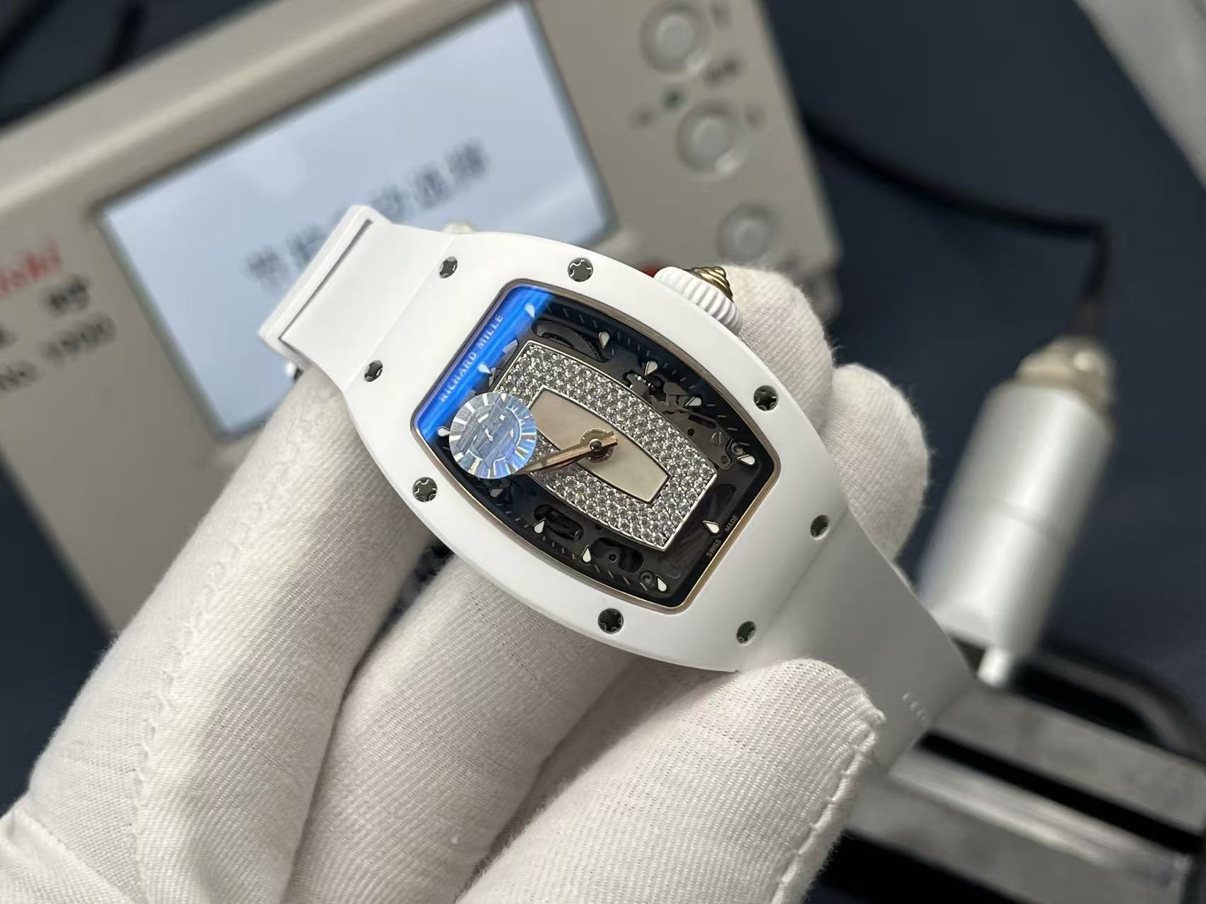 ZF . “ ” RM07-1 1) 45.66MM 12 2) ( ) 3) 4) CRMA2 50 6,, PVD Richard Mille