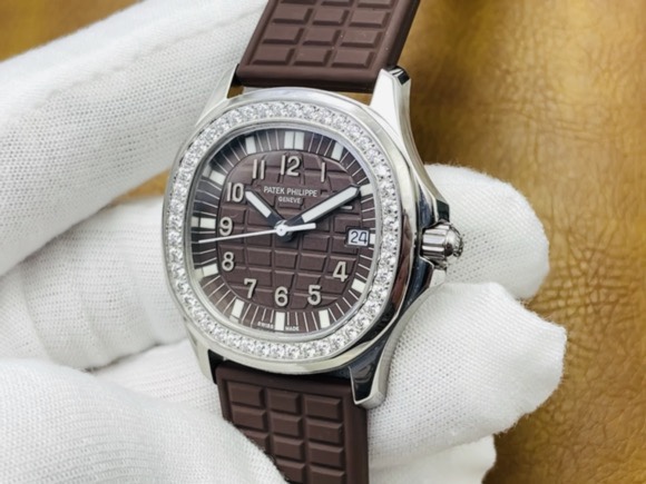 Patek Philippe Aquanaut Reloj Morado Incrustados con diamantes Caucho Vintage