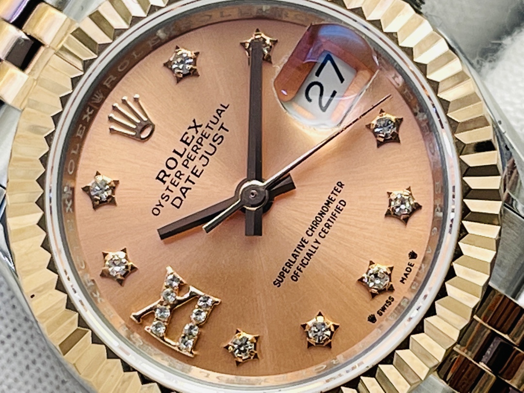 NO:145908,[VR Factory wall crack recommendation, sincere work, pay tribute to the classic] The top replica version of the market, Rolex Rolex log watch series 28MM, shaping a classic watch model, in terms of details 1 Equipped with 2671 movement, 48-72-hour power reserve, non-market ordinary version. 2 The overall material is 904L stainless steel, the side curve polished on the side of the case is in place, and the side thickness is the same as the original. 3 Classic dog tooth ring, the platinum (electroplating) ring port presents a radiant light feeling infinitely close to the original, and the triangular pit pattern cuts are clean and neat. 4 The mirror of the watch uses real sapphire crystal glass, which increases the transparency of the watch. At the same time, it has been processed by anti-glare technology, and it is very convenient to read the watch data and has high hardness. 5 The only synchronized original thickness of the market is 11.5MM!  VR Factory creates classics and masterpieces. Welcome all watch friends to appreciate them!  ,,rolex19860909【VR Factory墙裂推荐 诚意之作 致敬经典】市场顶级复刻版本 劳力士Rolex日志型腕表系列28MM,塑造经典腕表典范,细节方面 1搭载2671机芯,48-72小时动力储备,非市场普通版本. 2材质方面整体采用了904L精钢,表壳侧面的弧度抛光到位,侧面厚度和原装一致. 3经典的狗牙圈,铂金（电镀）圈口呈现放射光感无限接近原版,三角坑纹切面干净利落. 4表镜面方面采用真蓝宝石水晶玻璃,增加了手表的透明度.同时经过防眩光技术处理,读取手表数据非常方便,硬度高. 5市场唯一同步原装厚度11.5MM！ VR Factory塑造经典 匠心力作 欢迎各位表友品鉴！,,rolex,Watch